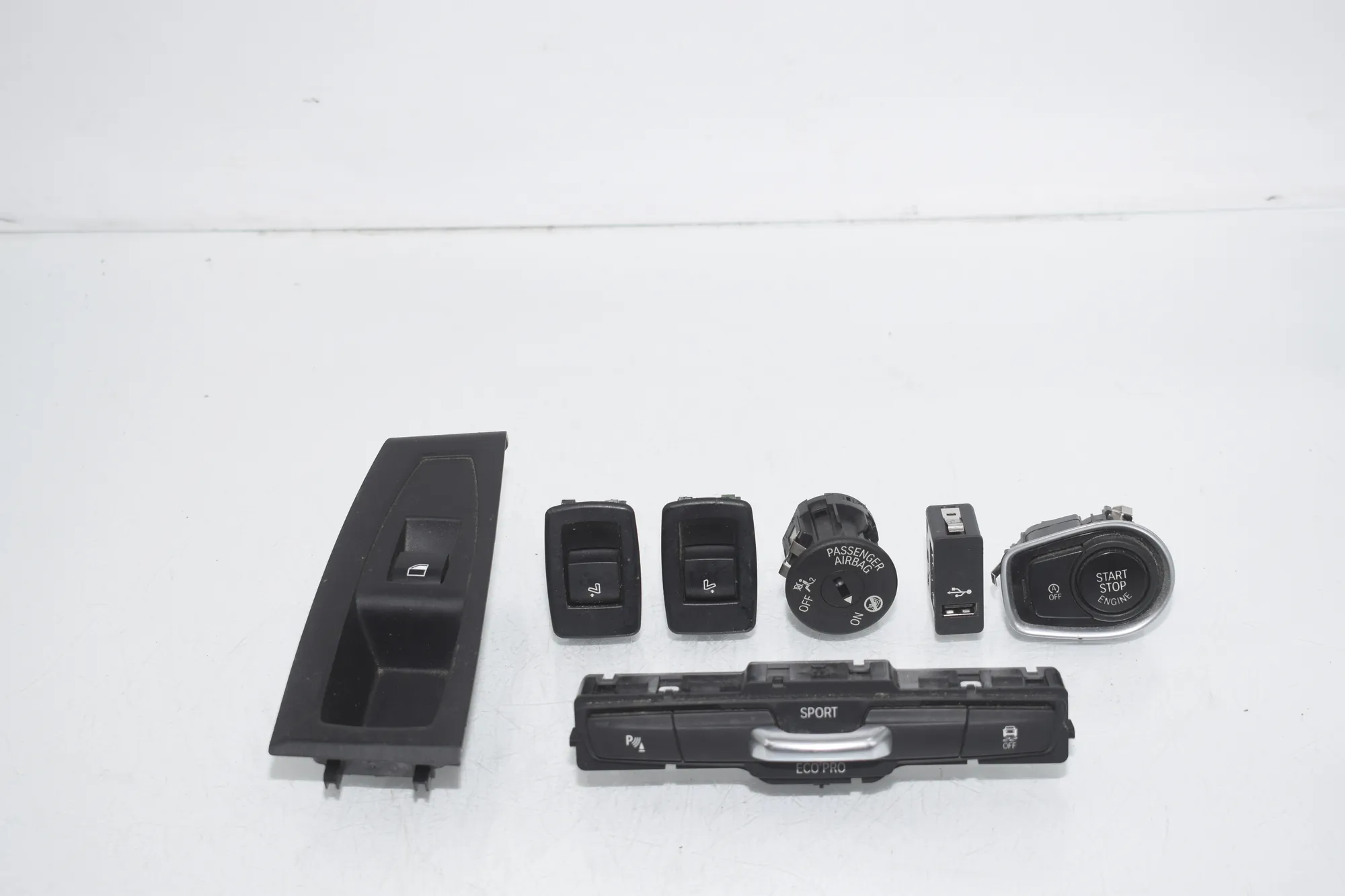 Switches – OEM 9208107 · BMW 2 Active Tourer (F45) BMW 2 Active Tourer (F45) 216 i 2017 – 2