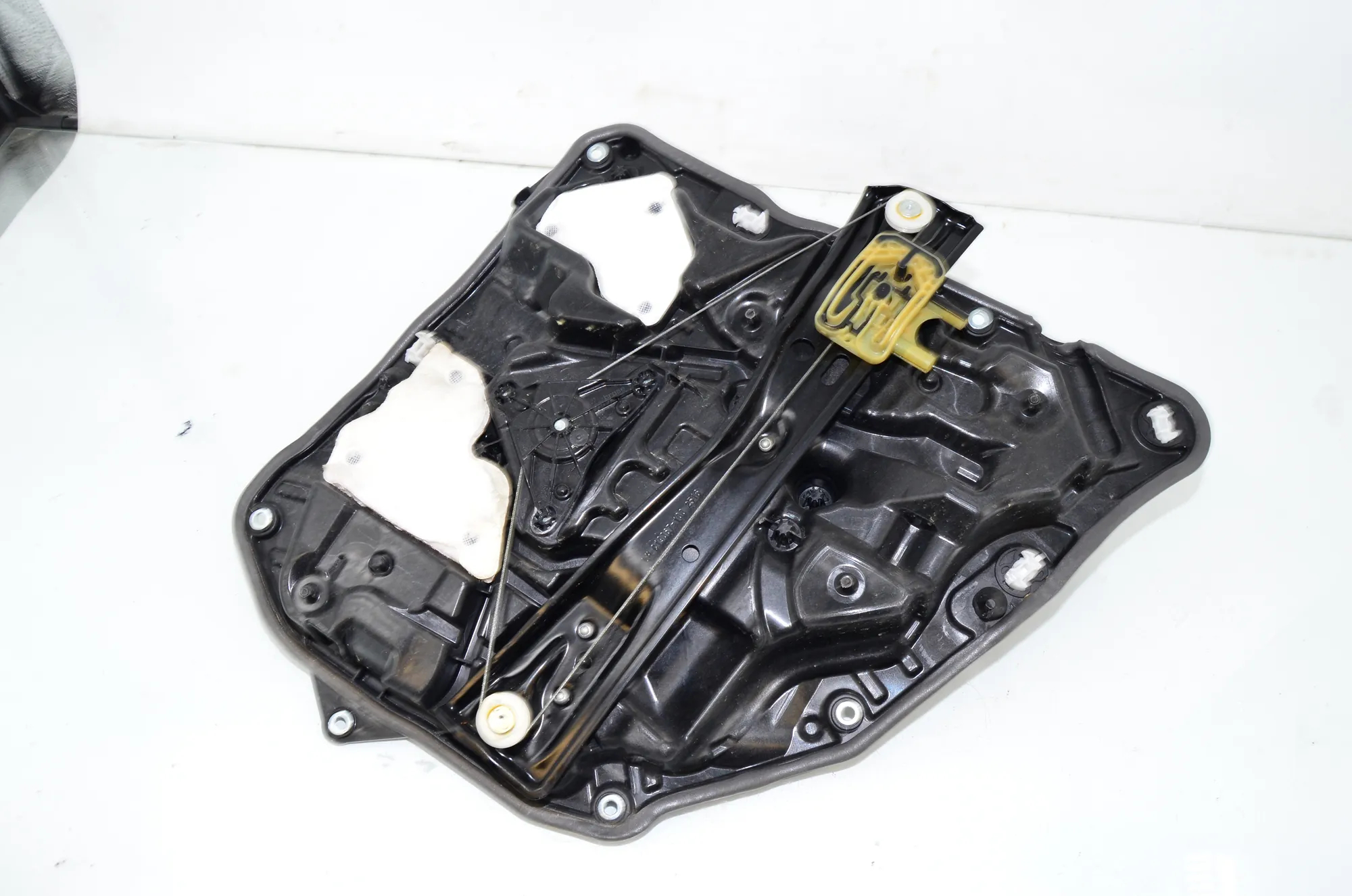 Rear Left Door Window Regulator – OEM 7479065 · BMW 7 (G11, G12) 750 d, Ld xDrive 2016 – 3