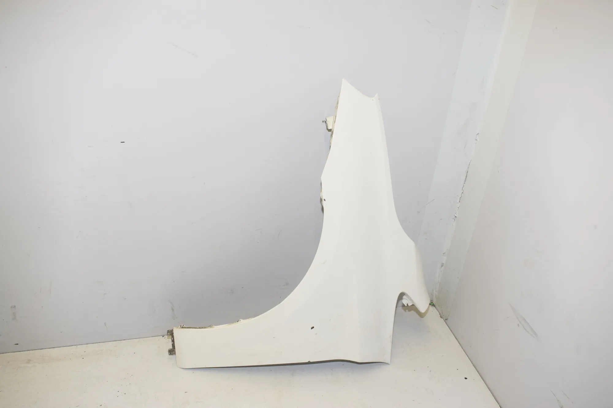 Front Left Fender · BMW 2 Gran Tourer (F46) BMW 2 Gran Tourer (F46) 220 d xDrive 2018