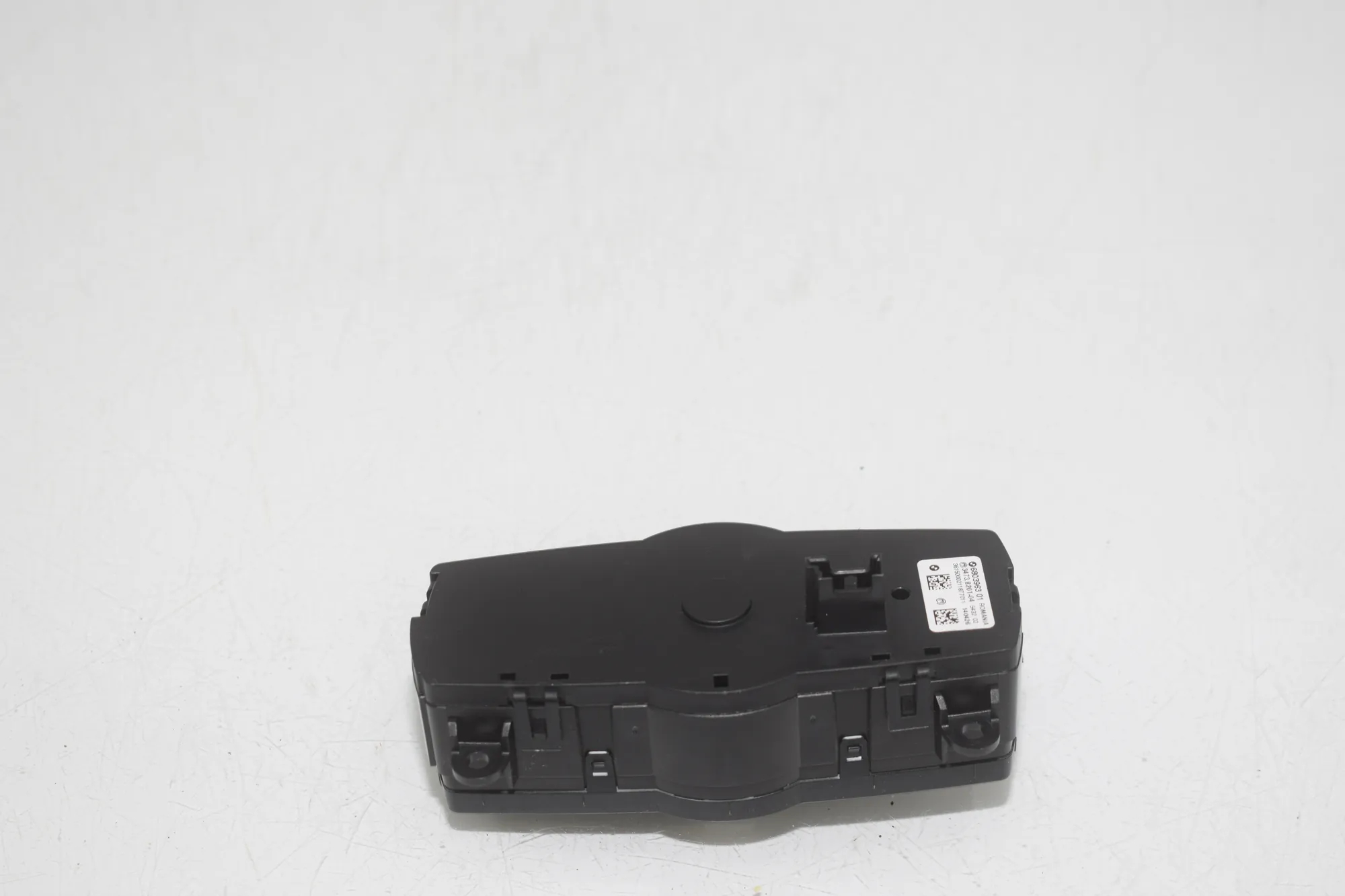Headlight Switch Control Unit – OEM 6803963 · BMW 5 Touring (F11) BMW 5 Touring (F11) M 550 d xDrive 2015 – 4