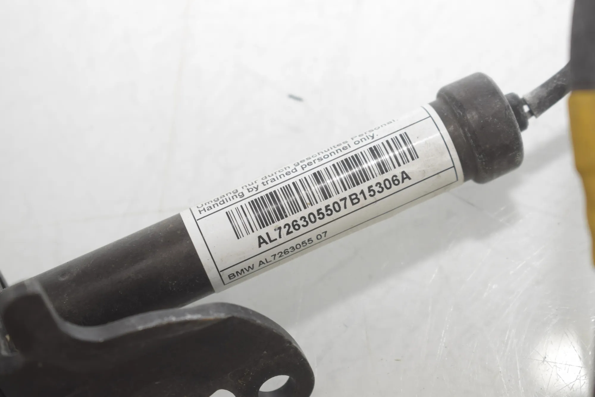 Hood Hinge Actuator – OEM 7263055 · BMW 5 Touring (F11) BMW 5 Touring (F11) M 550 d xDrive 2015 – 5