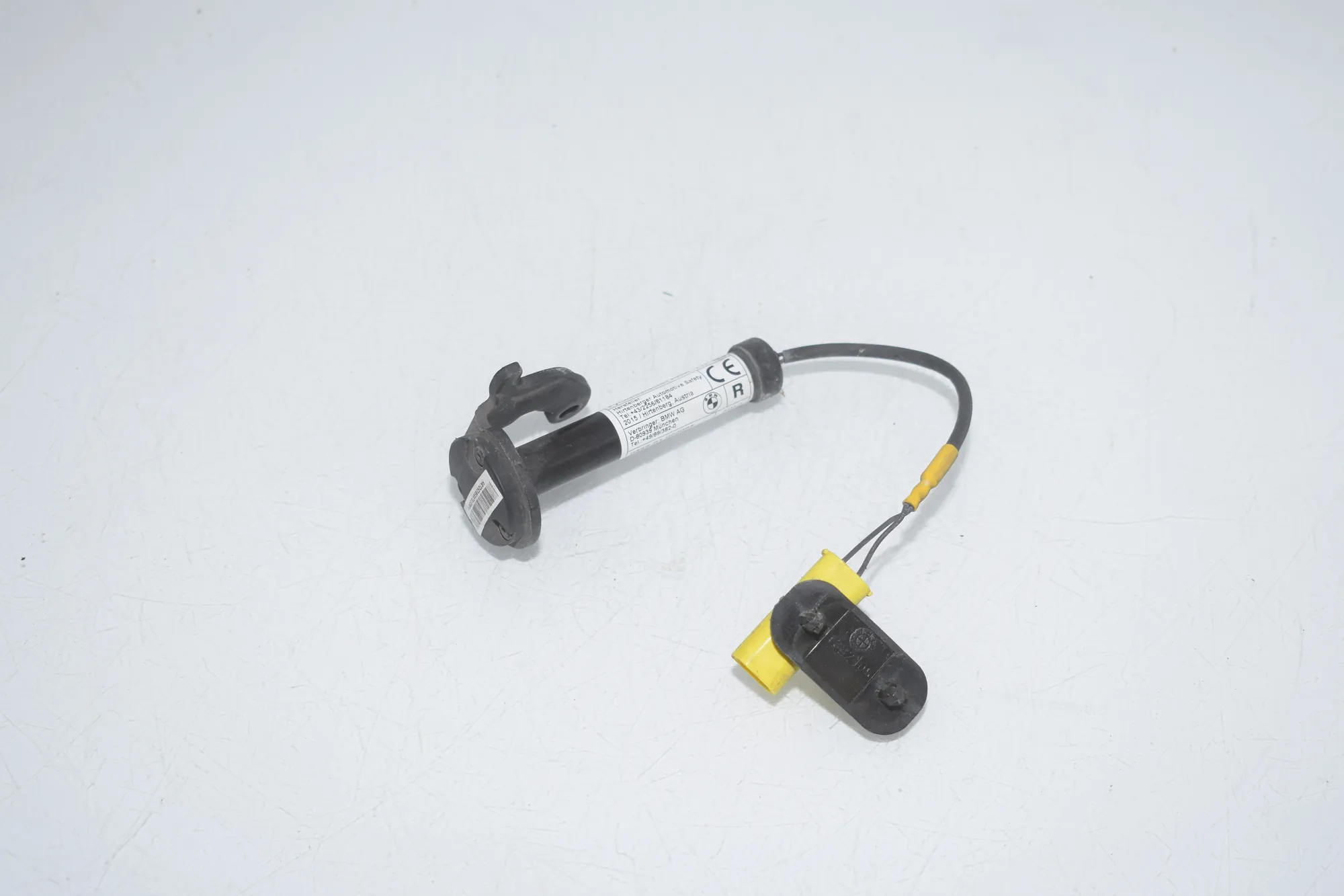 Hood Hinge Actuator – OEM 7263056 · BMW 5 Touring (F11) BMW 5 Touring (F11) M 550 d xDrive 2015