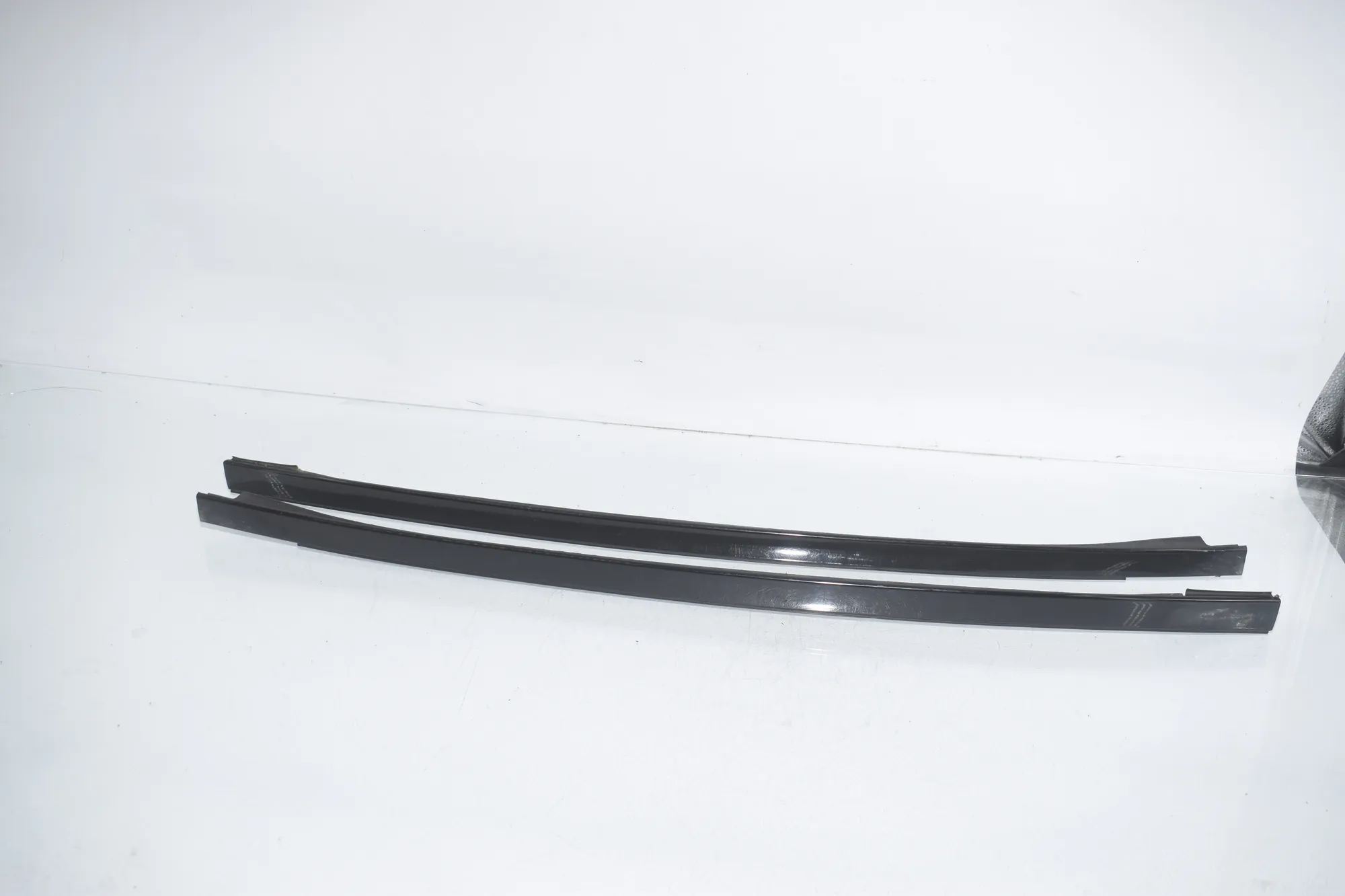 Front Windshield Trim – OEM 7362463 · BMW 5 Touring (F11) BMW 5 Touring (F11) M 550 d xDrive 2015
