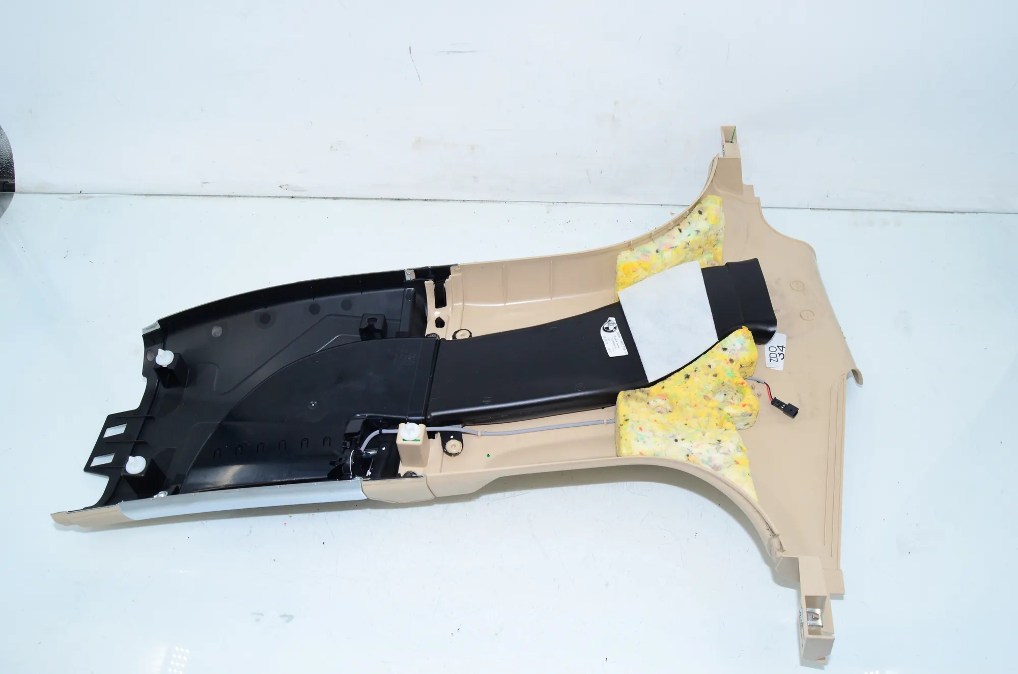 Right Side B Pillar Trim – OEM 7355332 · BMW 7 (G11, G12) 750 d, Ld xDrive 2016 – 3