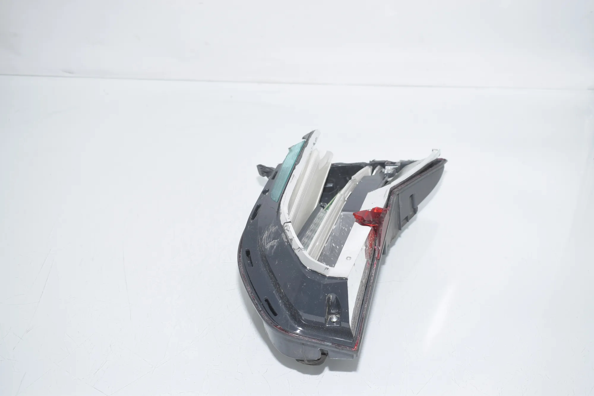 Left Side Tailgate Tail Light – OEM 7342967 · BMW 7 (G11, G12) 750 d, Ld xDrive 2016 – 2