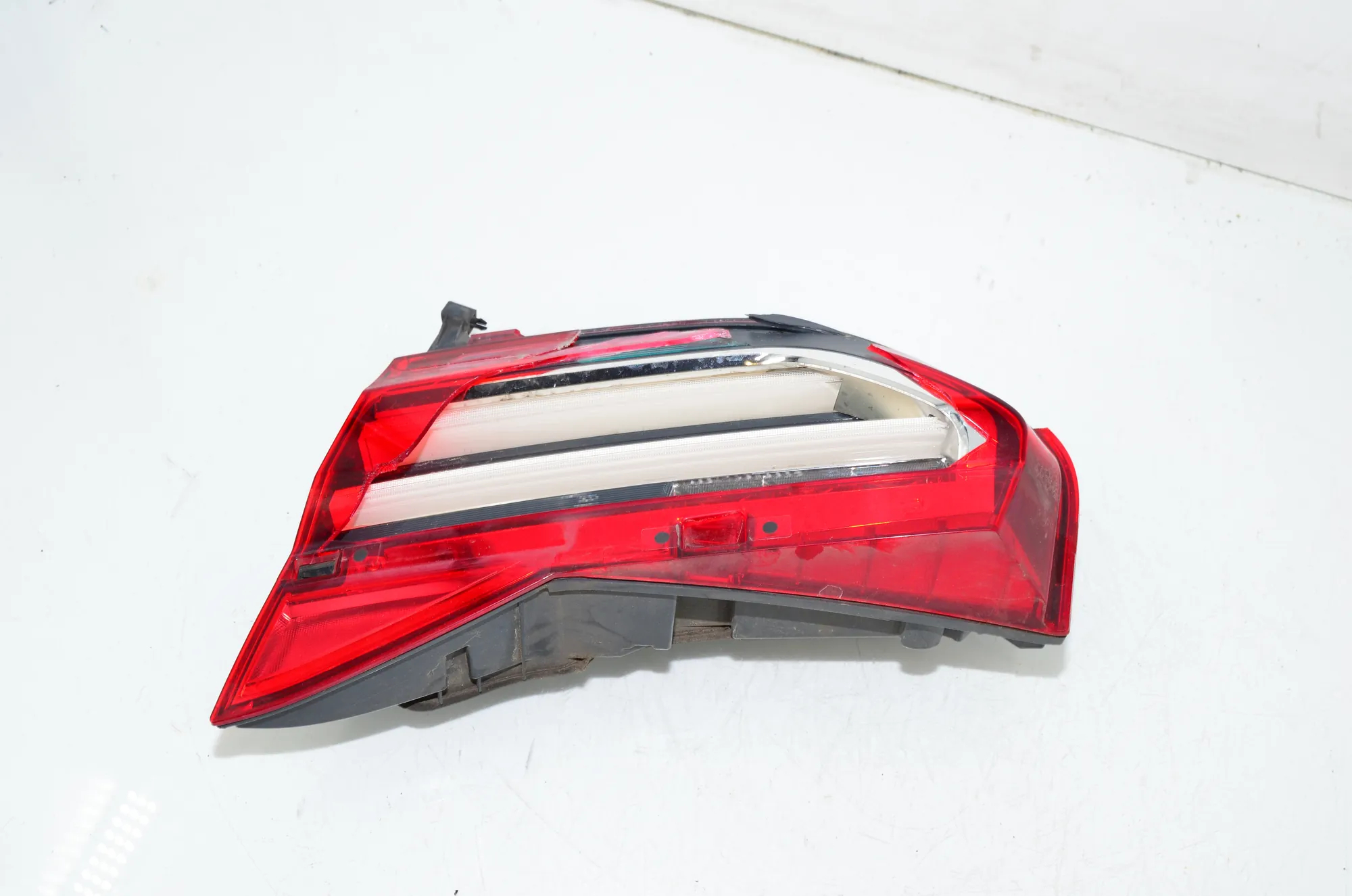 Right Side Tailgate Tail Light – OEM 7342968 · BMW 7 (G11, G12) 750 d, Ld xDrive 2016 – 2