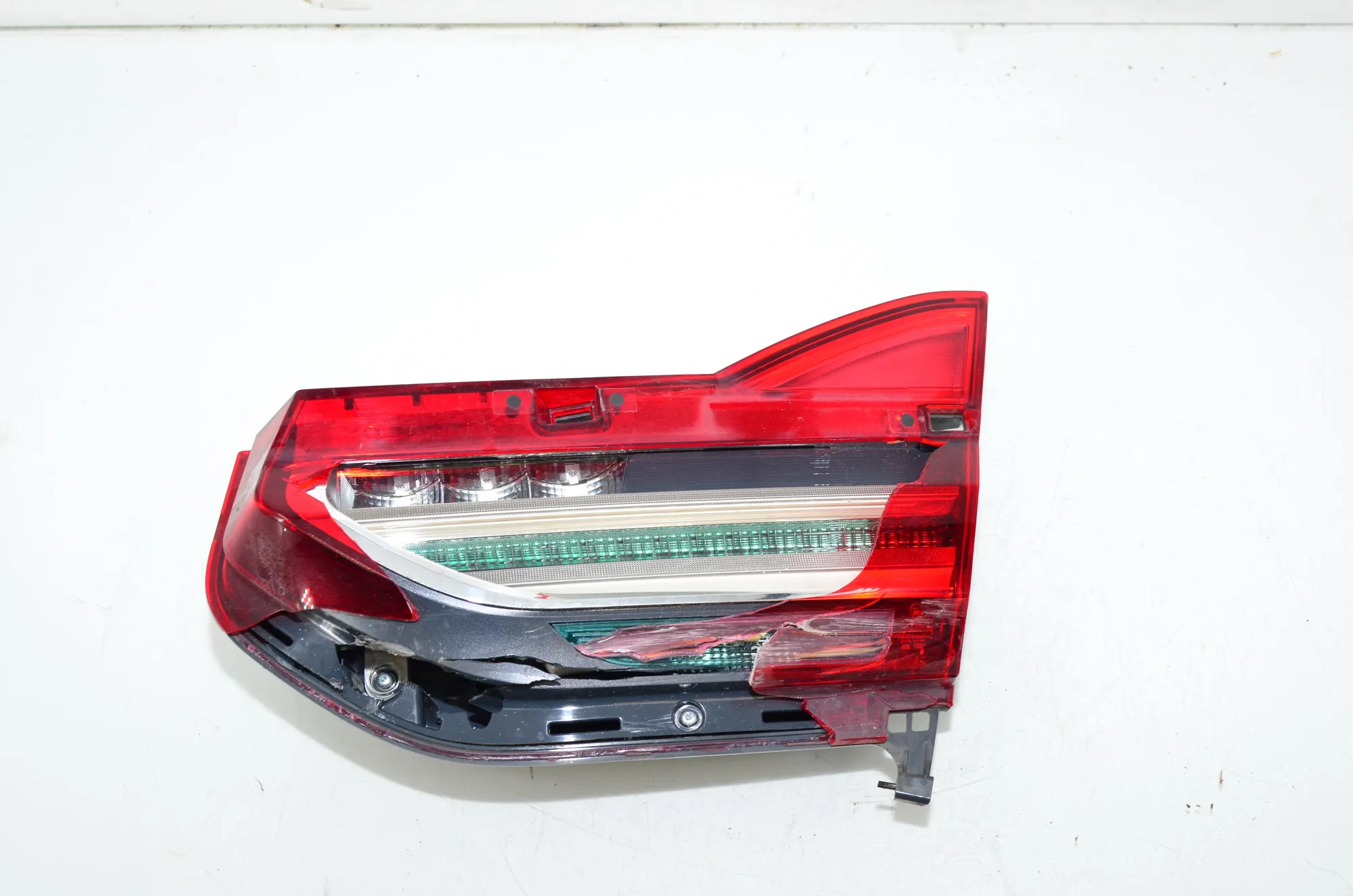 Right Side Tailgate Tail Light – OEM 7342968 · BMW 7 (G11, G12) 750 d, Ld xDrive 2016
