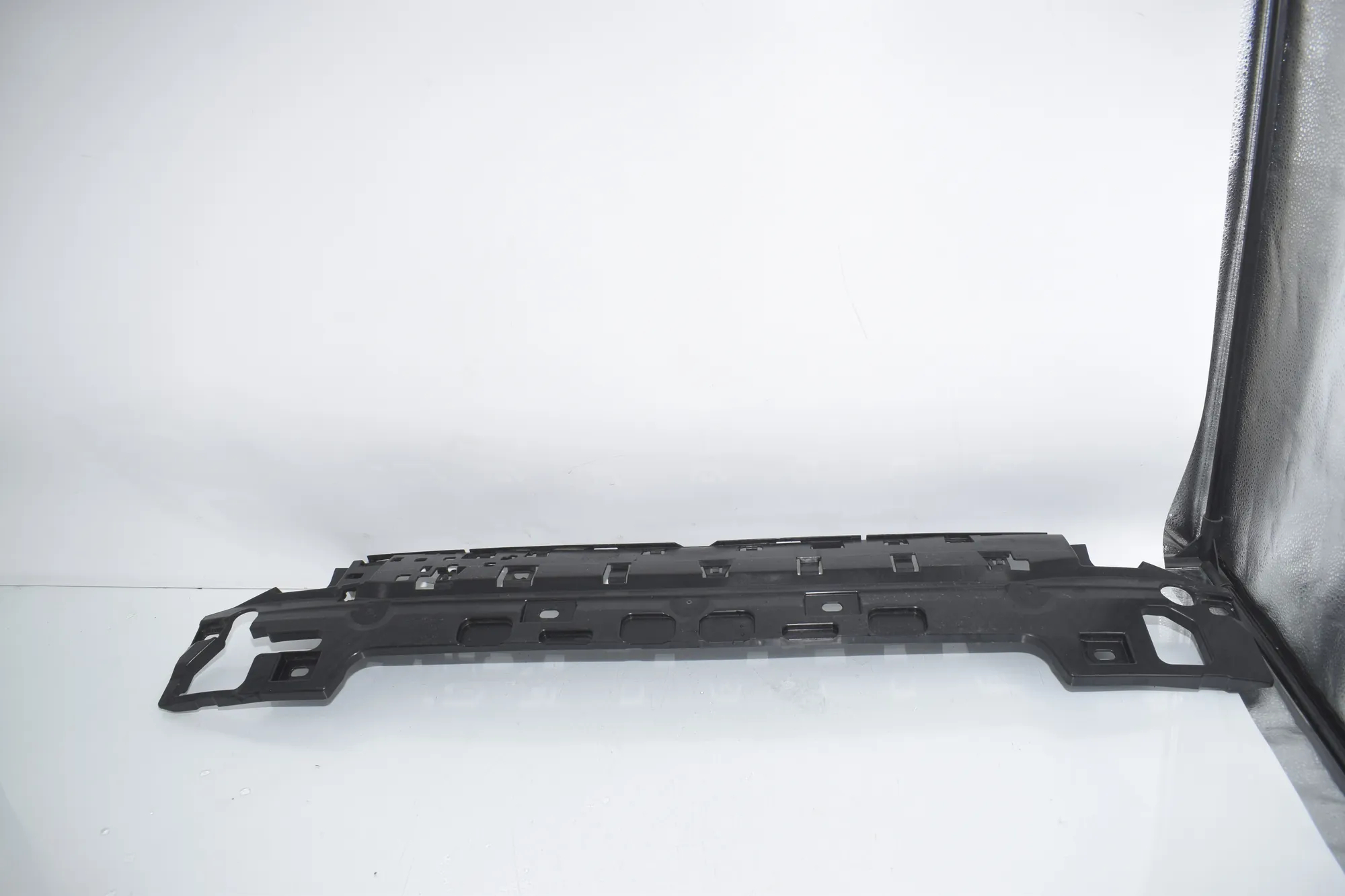 Rear Bumper Middle Bracket – OEM 5A243E0 · BMW 3 Touring (G21) (2019 - -) 318 i 2023 – 2