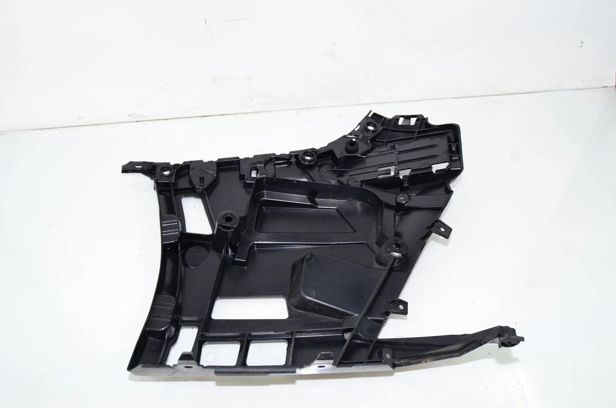 Rear Right Bumper Bracket – OEM 5A1CC66 · BMW 3 Touring (G21) (2019 - -) 318 i 2023 – 3