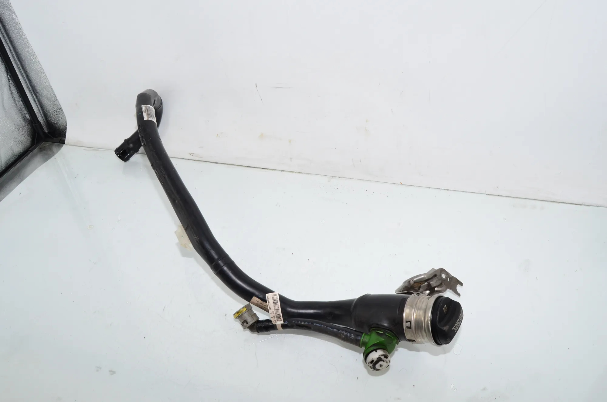 Fuel Tank Pipe – OEM 7353911 · BMW 5 (G30) (2016 - -) M 550 d xDrive 2020 – 3