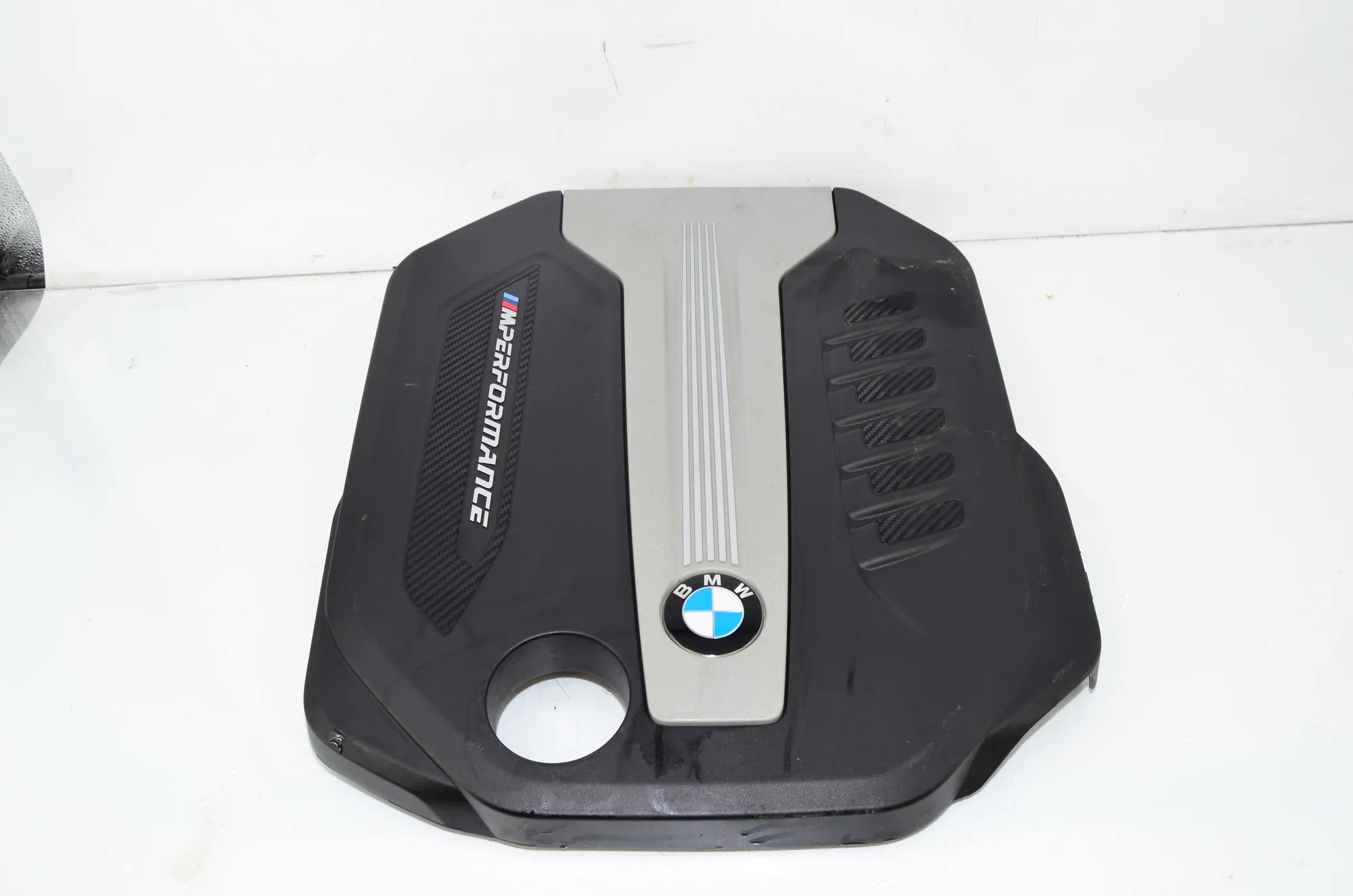 Engine Cover – OEM 8571307 · BMW 5 (G30) (2016 - -) M 550 d xDrive 2020