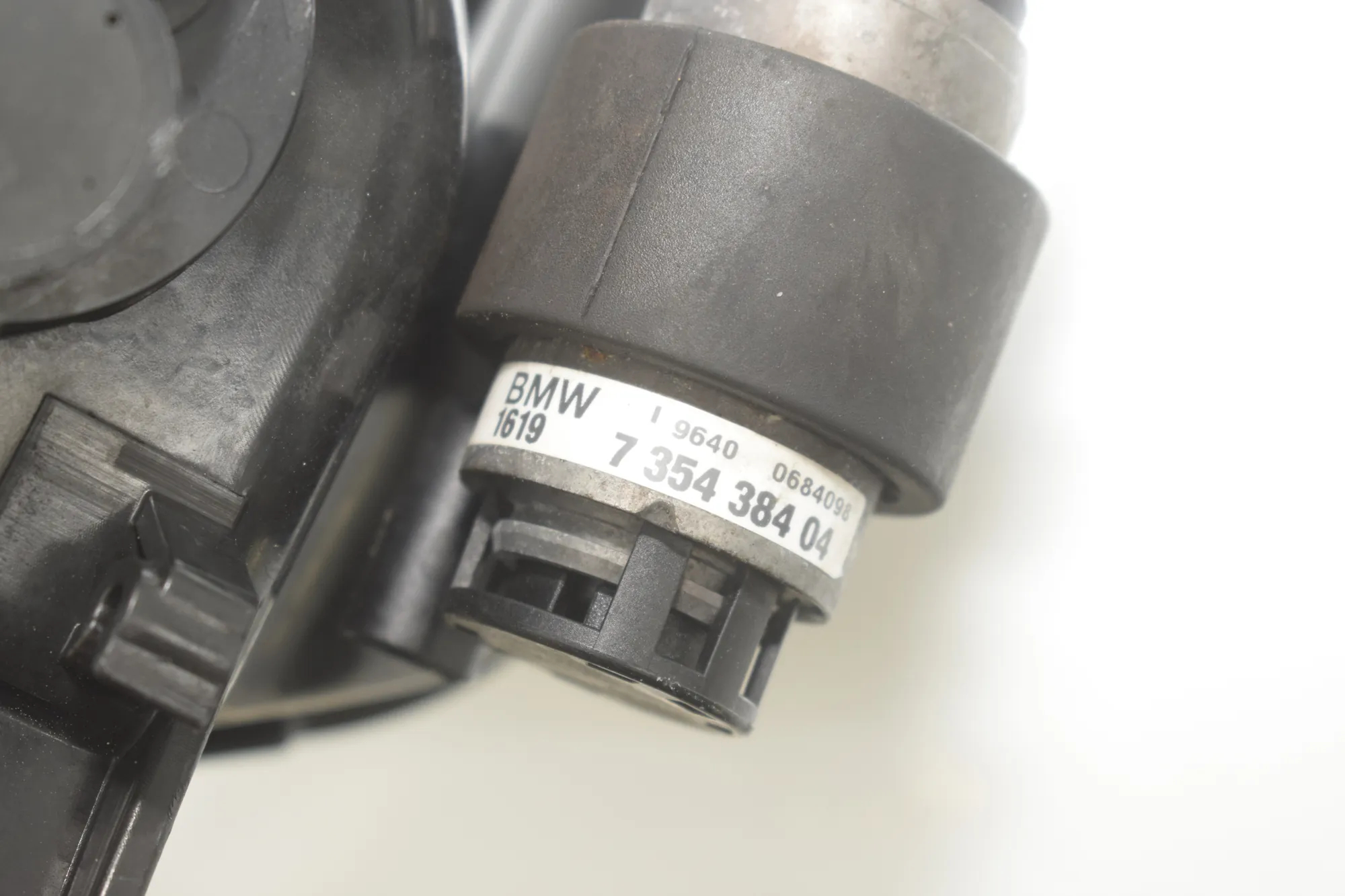 AdBlue Tank – OEM 7381415 · BMW 5 (G30) (2016 - -) M 550 d xDrive 2020 – 5