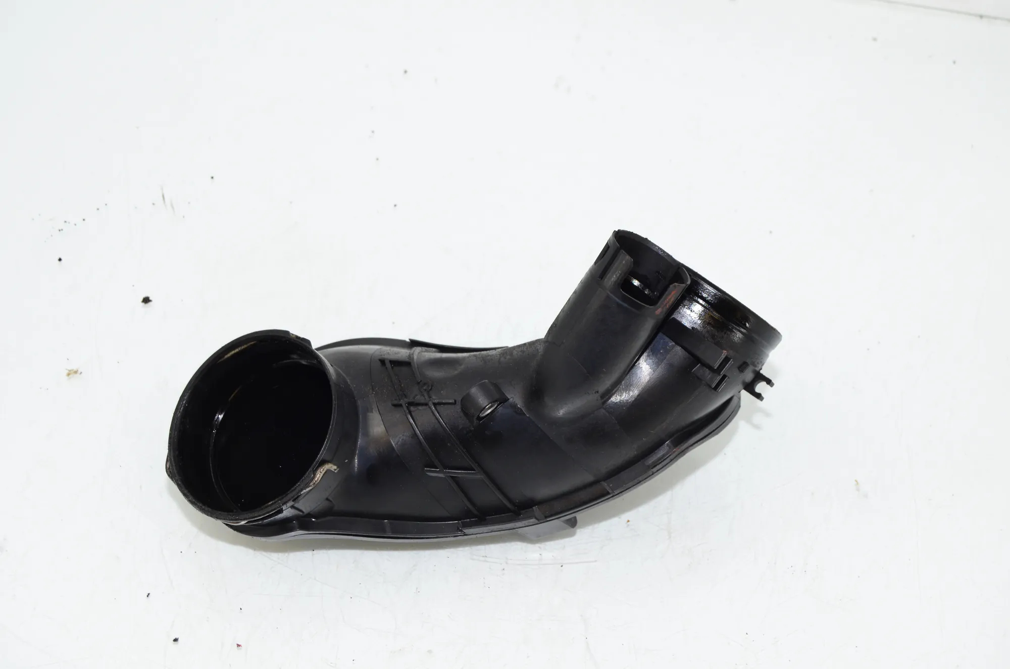 Air Intake Tube – OEM 8513459 · BMW 5 Touring (F11) 530 d xDrive 2011 – 2