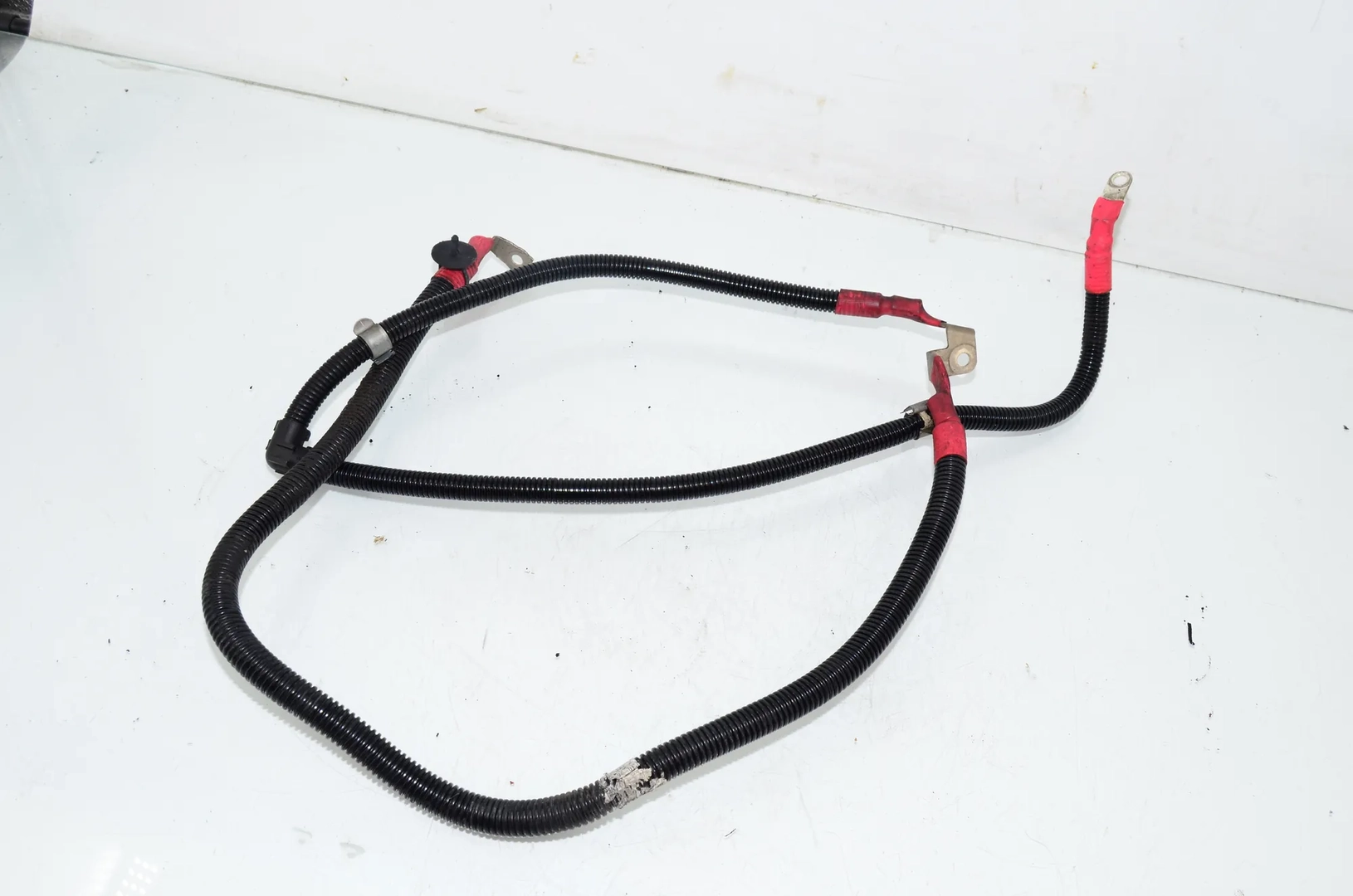 Positive Battery Cable – OEM 8515494 · BMW 5 Touring (F11) 530 d xDrive 2011 – 3