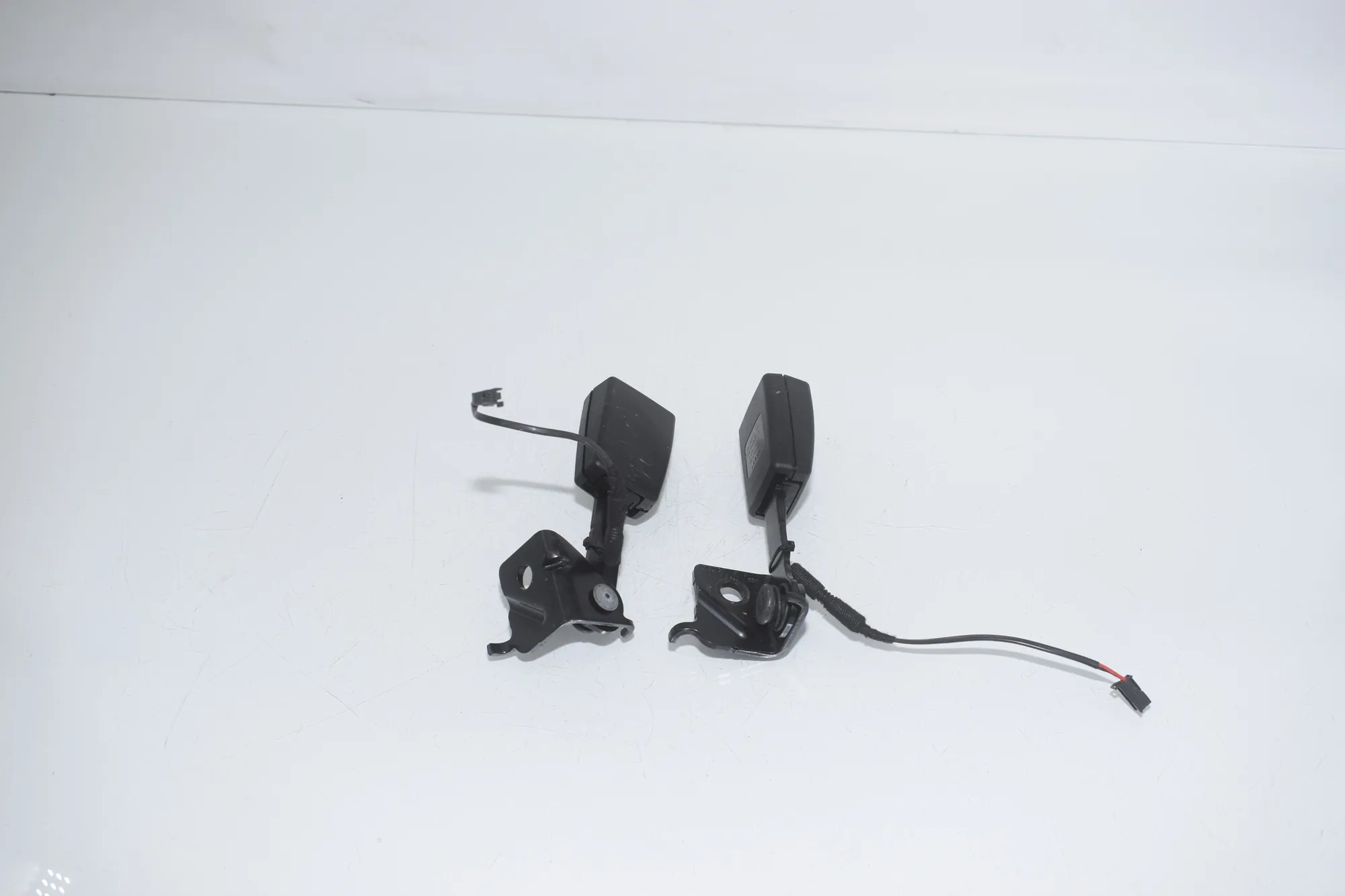 Rear Right Seat Buckle – OEM 9479516 · BMW i3 (I01) s Electric 2022 – 2
