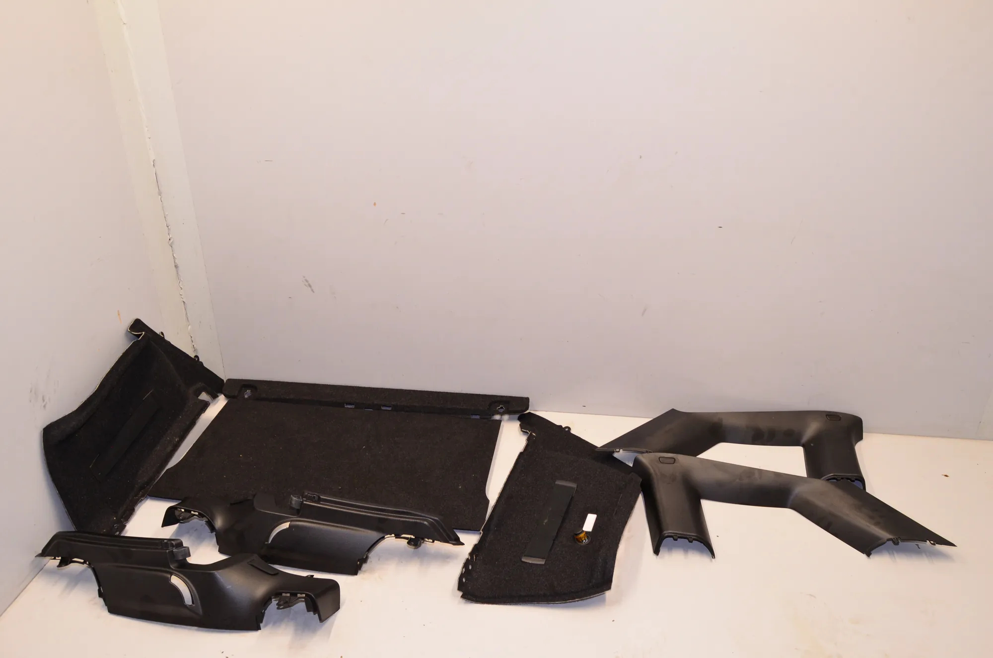 Trunk Trim Kit – OEM 7314757 · BMW i3 (I01) s Electric 2022