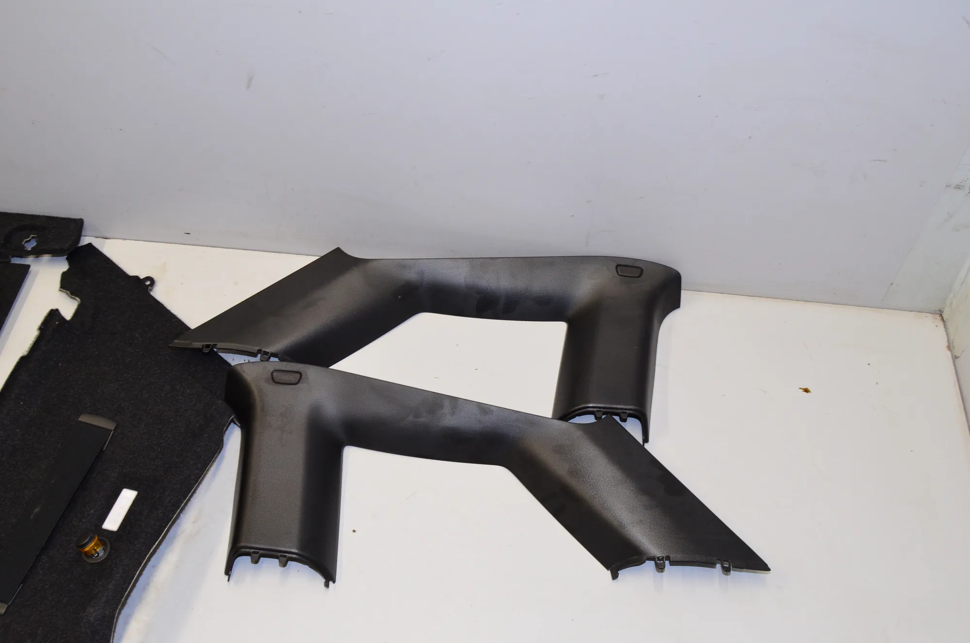 Trunk Trim Kit – OEM 7314757 · BMW i3 (I01) s Electric 2022 – 3