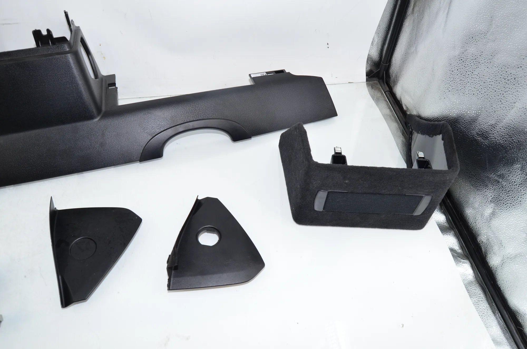 Dashboard Lower Trim – OEM 9303496 · BMW i3 (I01) s Electric 2022 – 4