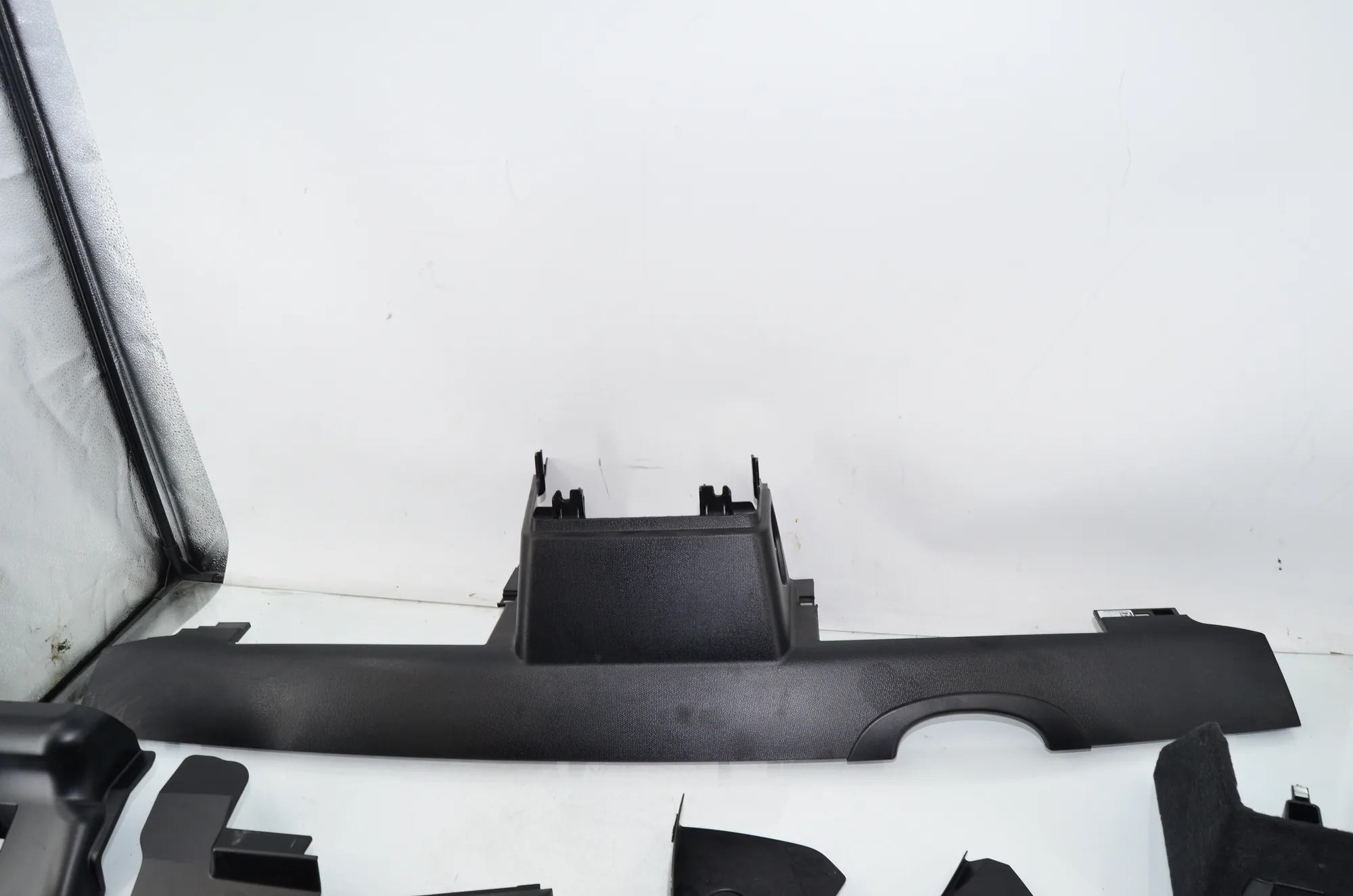 Dashboard Lower Trim – OEM 9303496 · BMW i3 (I01) s Electric 2022 – 2