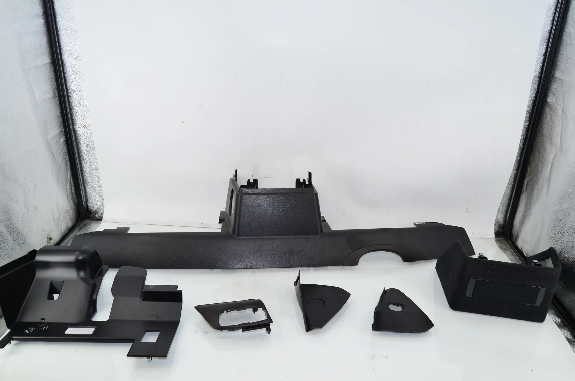 Dashboard Lower Trim – OEM 9303496 · BMW i3 (I01) s Electric 2022