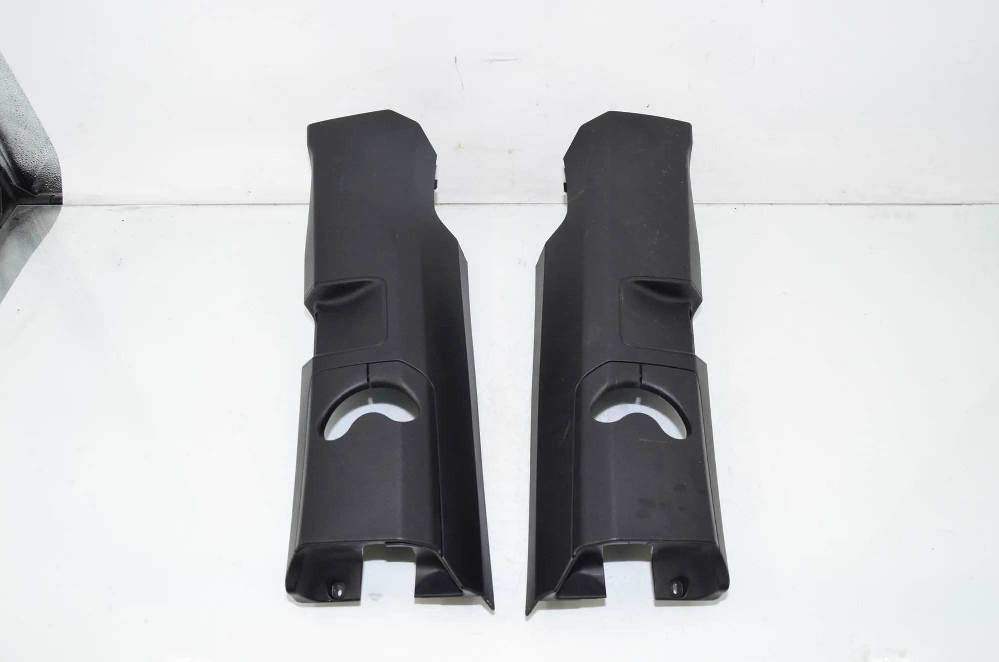 Left Side B Pillar Trim – OEM 7287936 · BMW i3 (I01) s Electric 2022 – 2