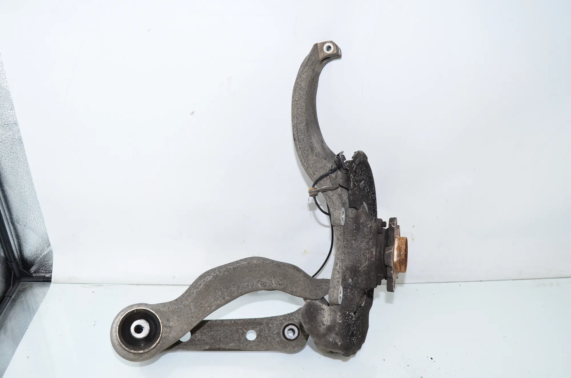 Front Right Wheel Hub – OEM 6861158 · BMW 7 (G11, G12) 750 d, Ld xDrive 2016