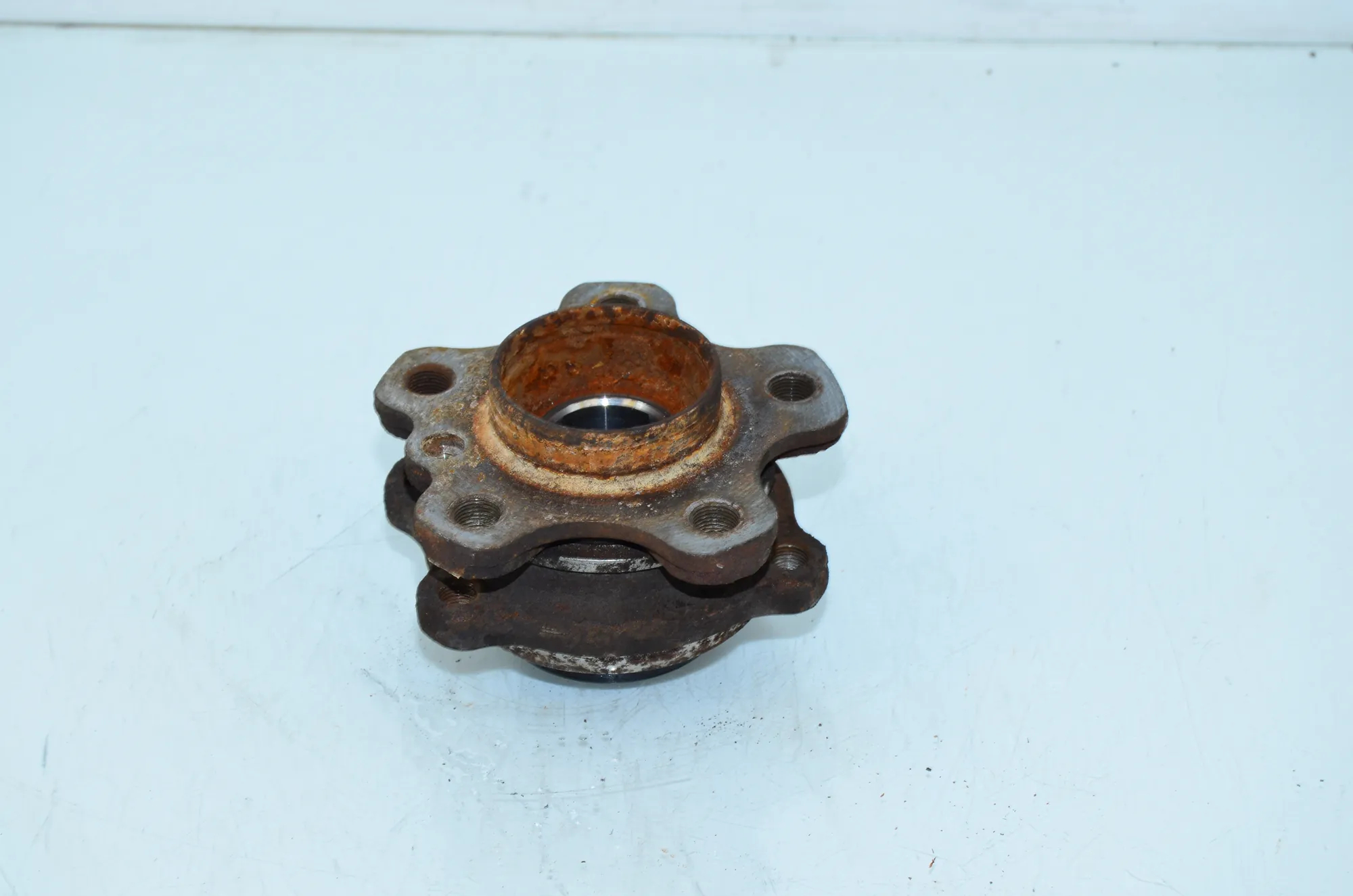Rear Left Wheel Bearing – OEM 6899175 · BMW 7 (G11, G12) 750 d, Ld xDrive 2016 – 2