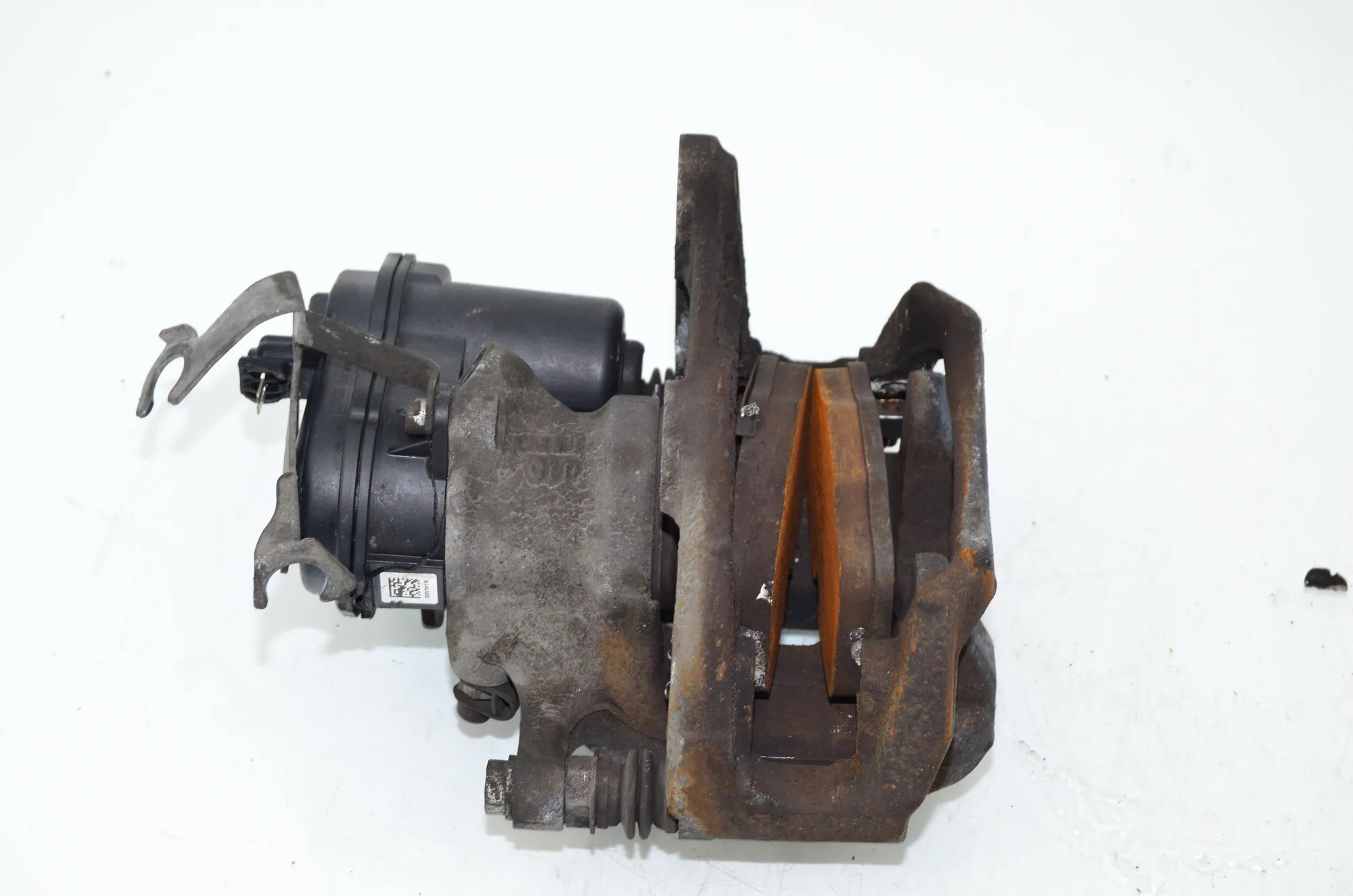 Rear Left Brake Caliper – OEM 6870571 · BMW 7 (G11, G12) 750 d, Ld xDrive 2016 – 4