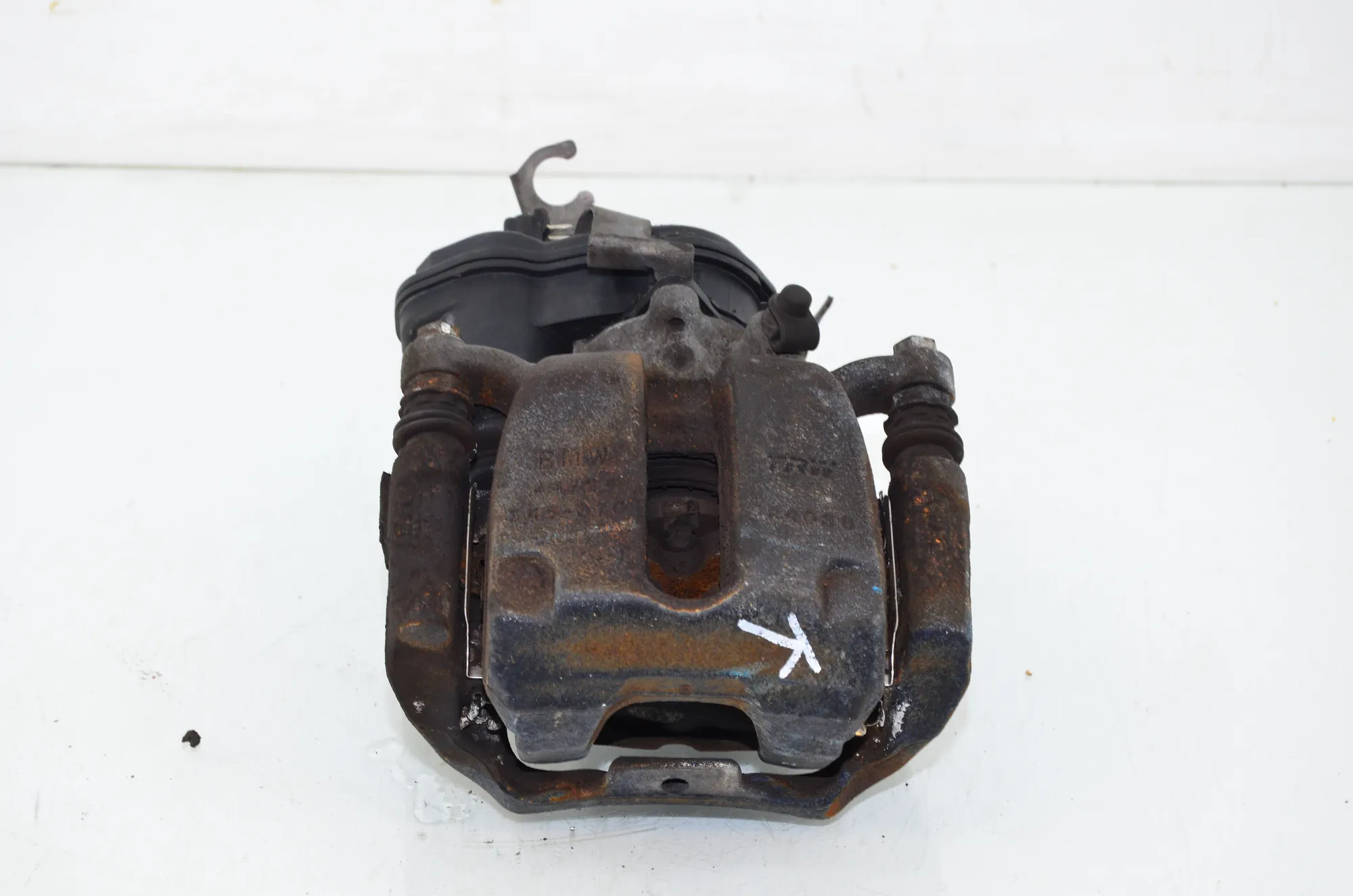 Rear Left Brake Caliper – OEM 6870571 · BMW 7 (G11, G12) 750 d, Ld xDrive 2016