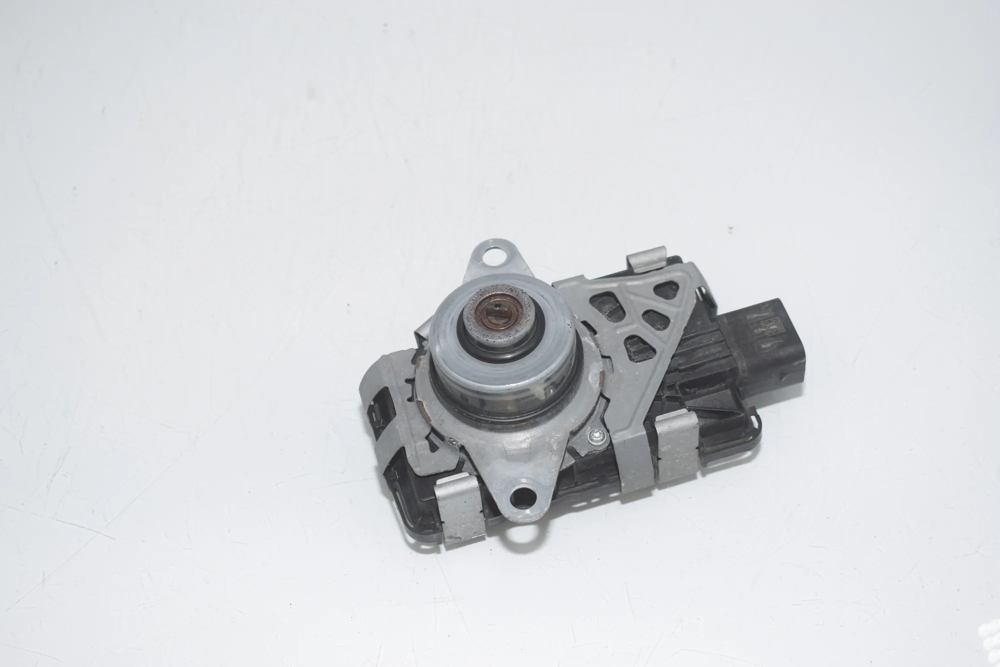 Transfer Case Motor – OEM 8677688 · BMW 7 (G11, G12) 750 d, Ld xDrive 2016 – 2