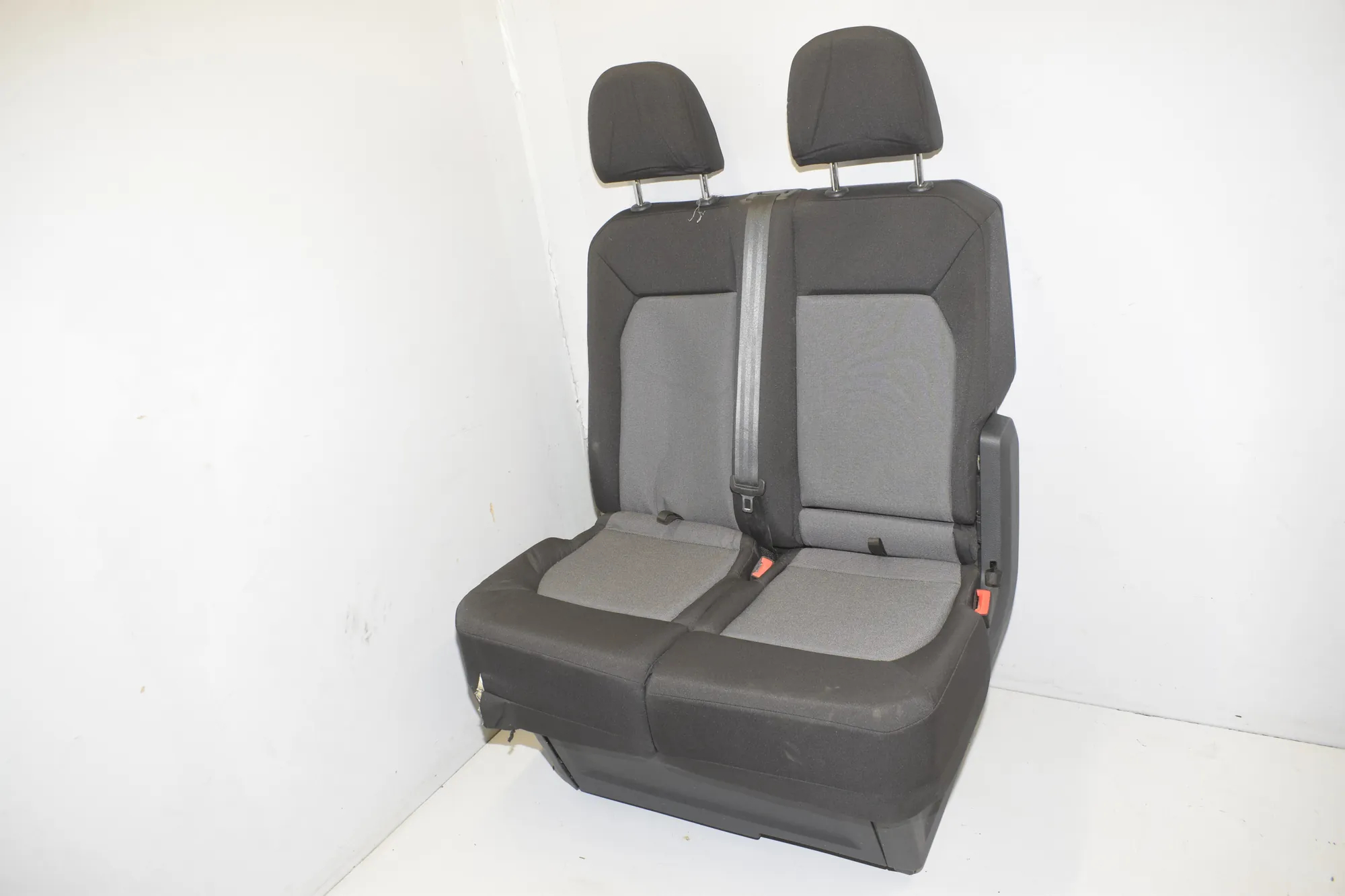Seat set · VW CRAFTER Furgon (SY_) (2016 - -) 2.0 TDI 2022 – 3