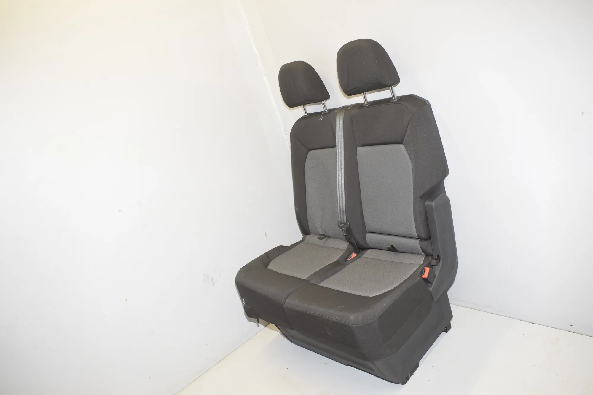 Seat set · VW CRAFTER Furgon (SY_) (2016 - -) 2.0 TDI 2022 – 4