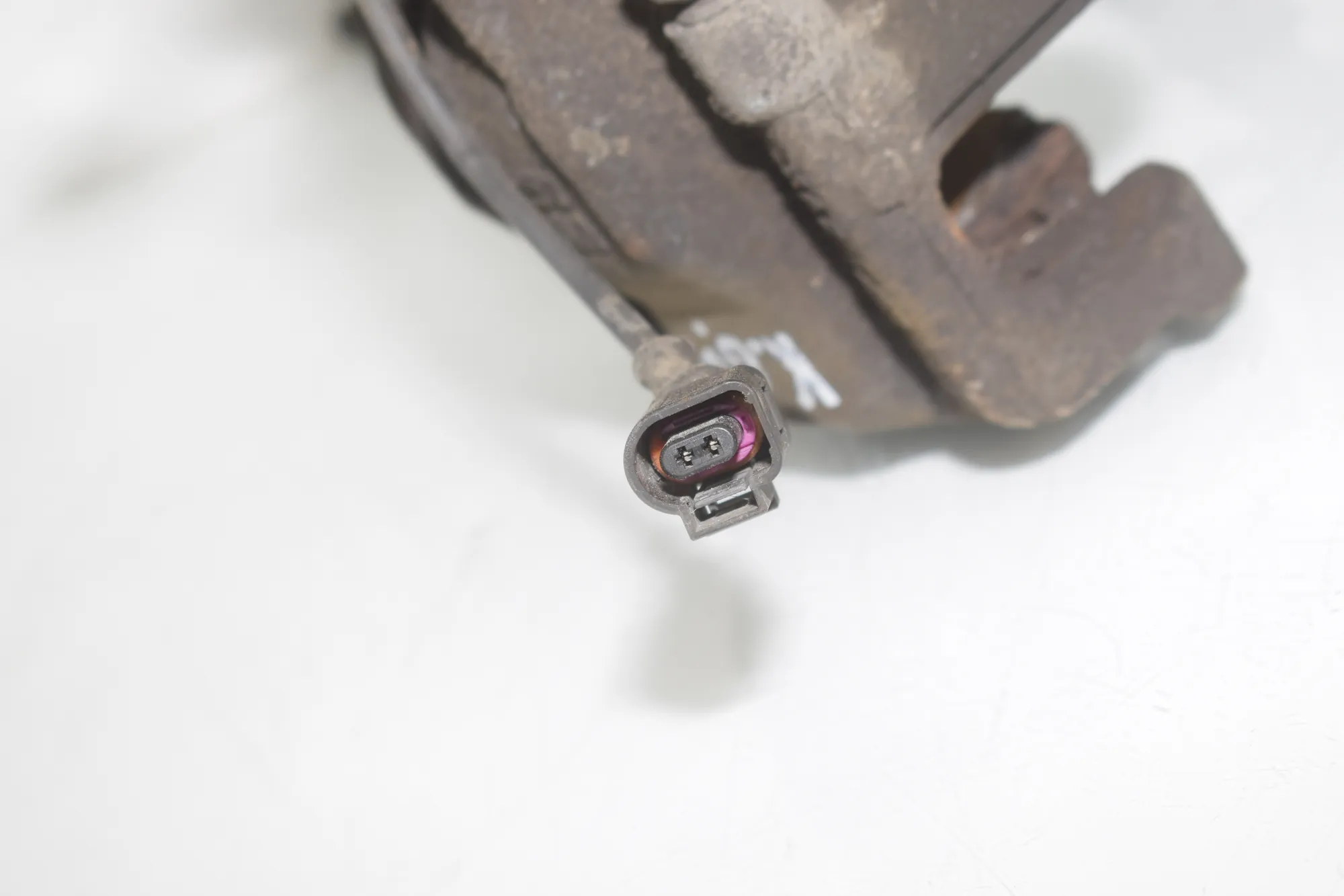 Front Left Brake Caliper – OEM 2N0615123 · VW CRAFTER Furgon (SY_) (2016 - -) 2.0 TDI 2022 – 3