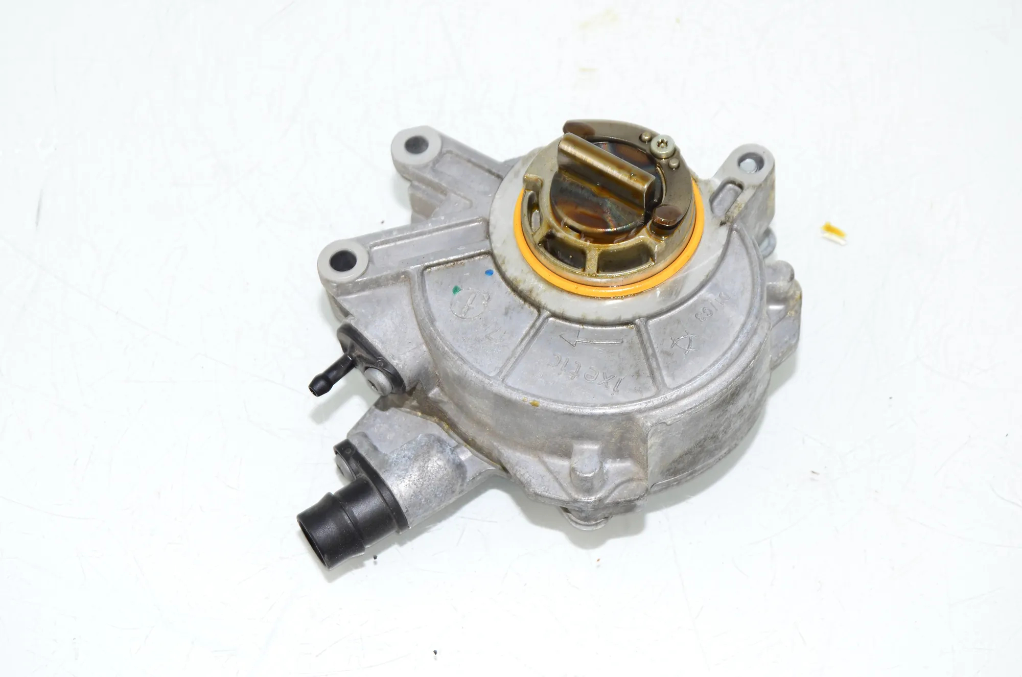Vacuum Pump – OEM 8605976 · BMW X5 (F15, F85) M 2018 – 3