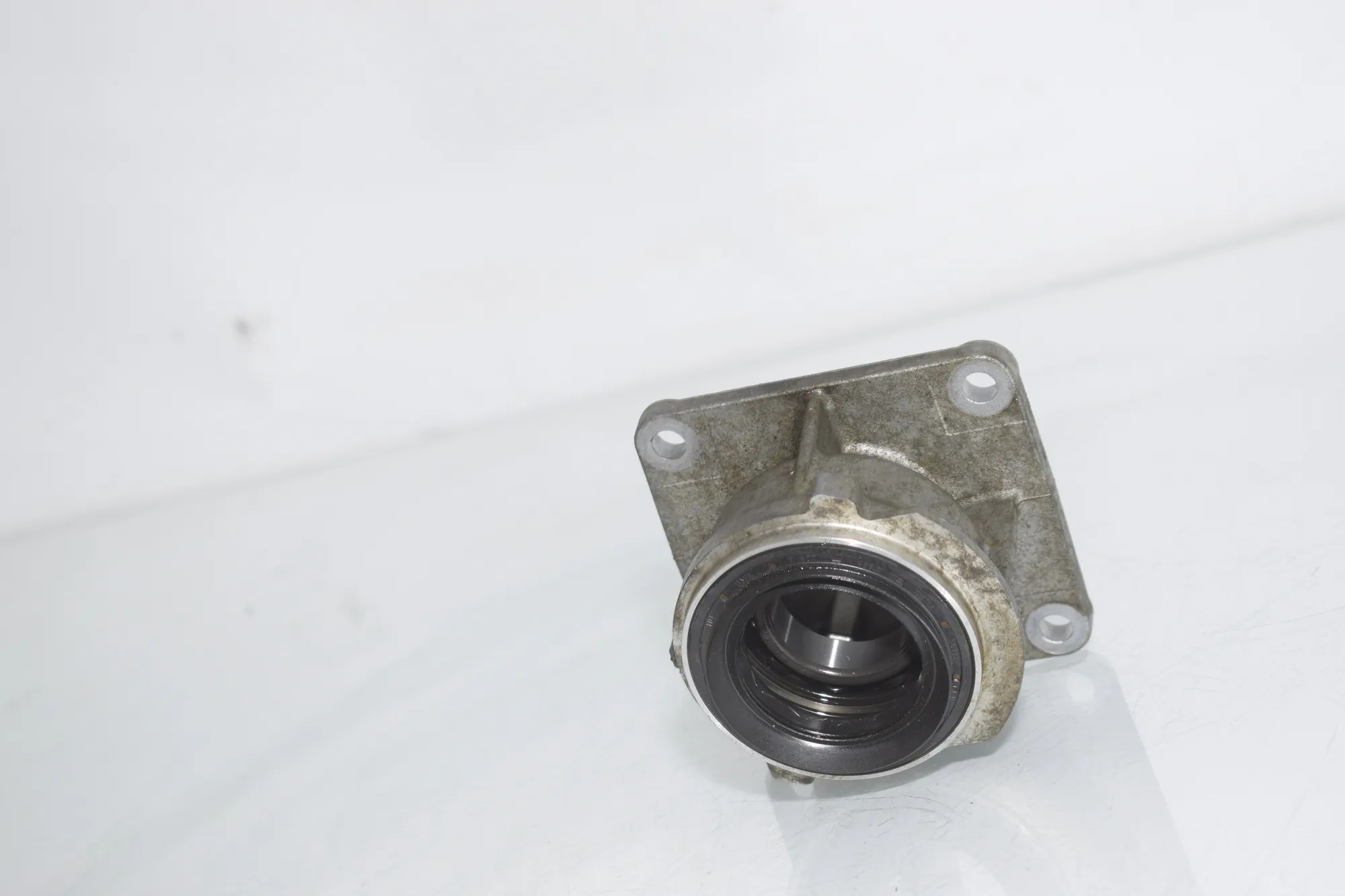 Left Side Engine Bracket – OEM 8699442 · BMW X5 (F15, F85) M 2018 – 3