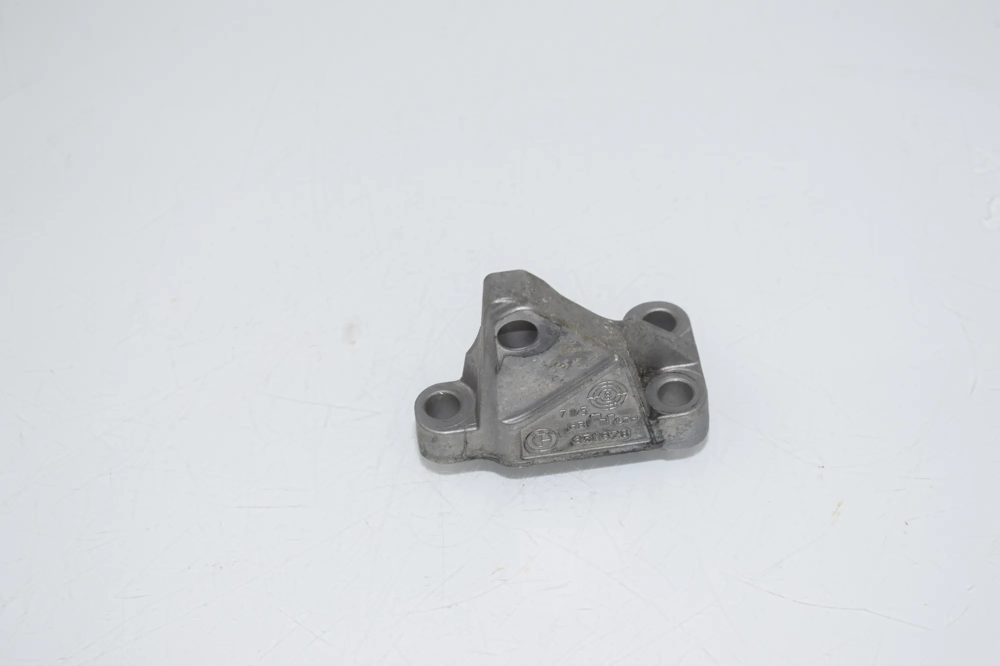 Left Side Engine Bracket – OEM 8511628 · BMW 5 Touring (G31) (2017 - -) 520 d 2019