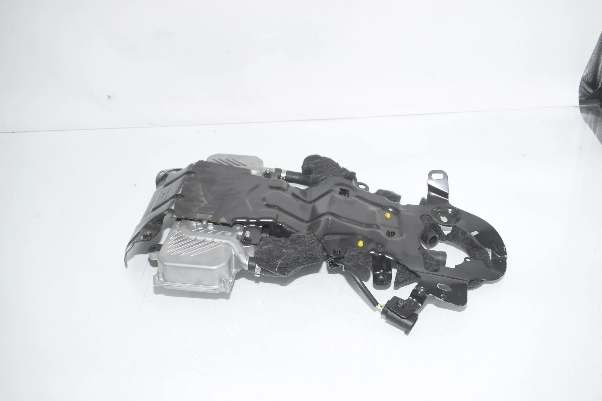 Other Control Units – OEM 8ES01366913 · BMW 3 Touring (G21) (2019 - -) 318 i 2023 – 3