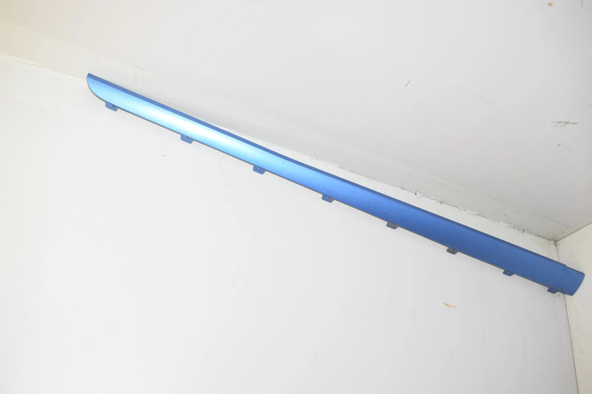 Right Side Plastic Sideskirt Cover – OEM 7369784 · BMW i3 (I01) Hybrid 2014 – 2