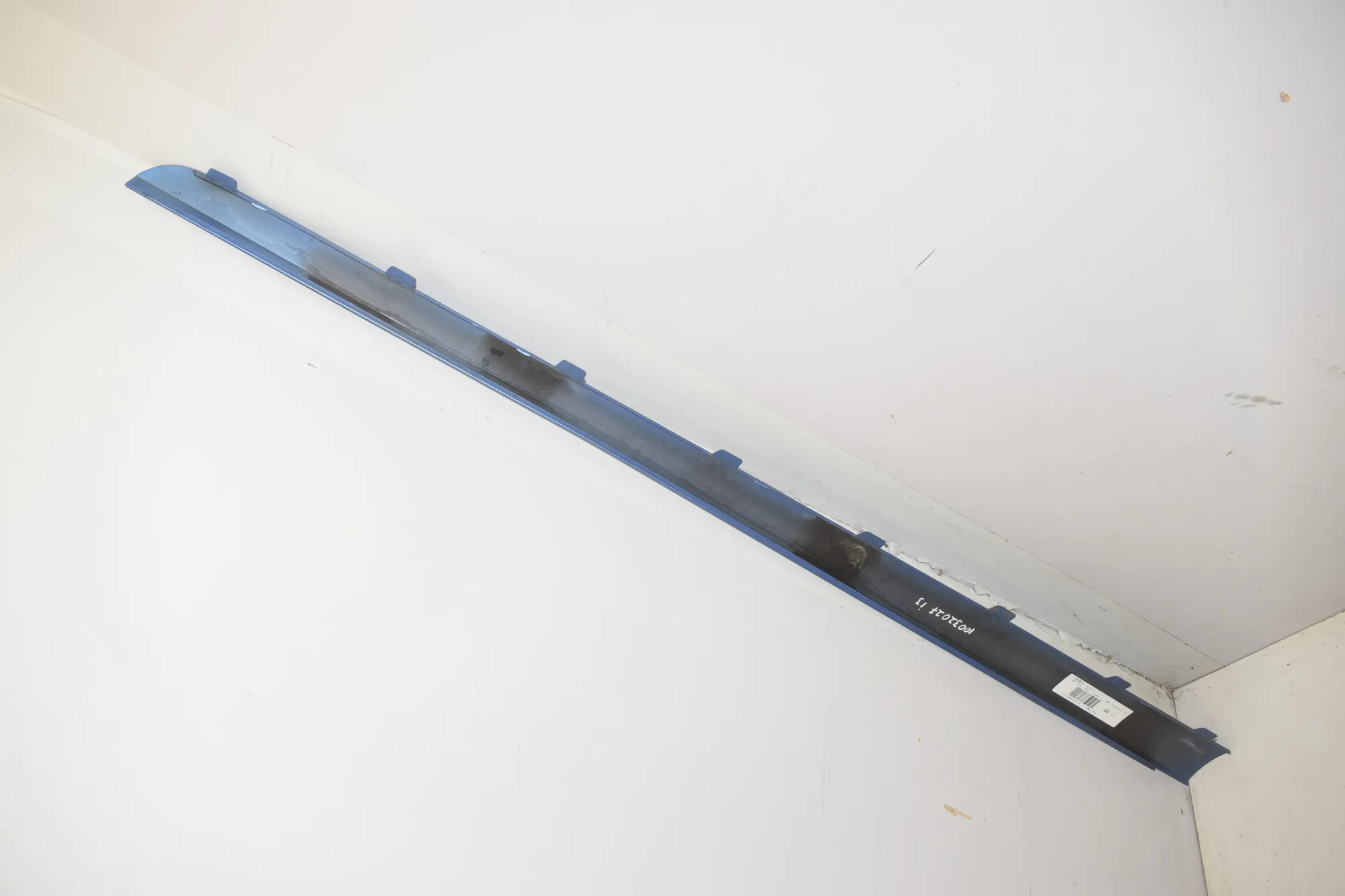 Right Side Plastic Sideskirt Cover – OEM 7369784 · BMW i3 (I01) Hybrid 2014 – 4