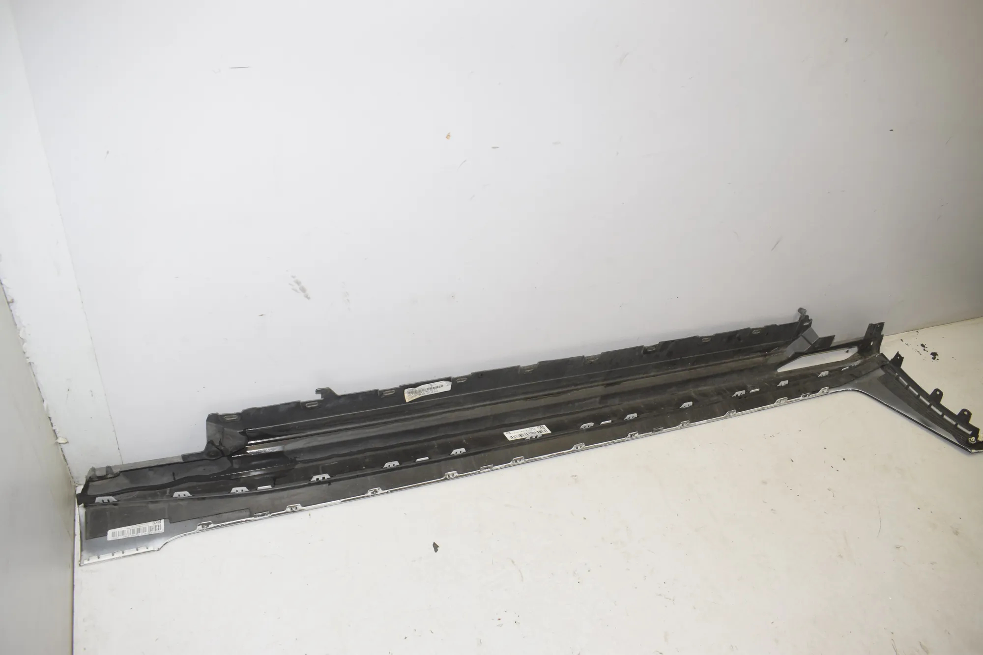 Right Side Plastic Sideskirt Cover · BMW i4 (G26) BMW i4 (G26) eDrive35 2022 – 3