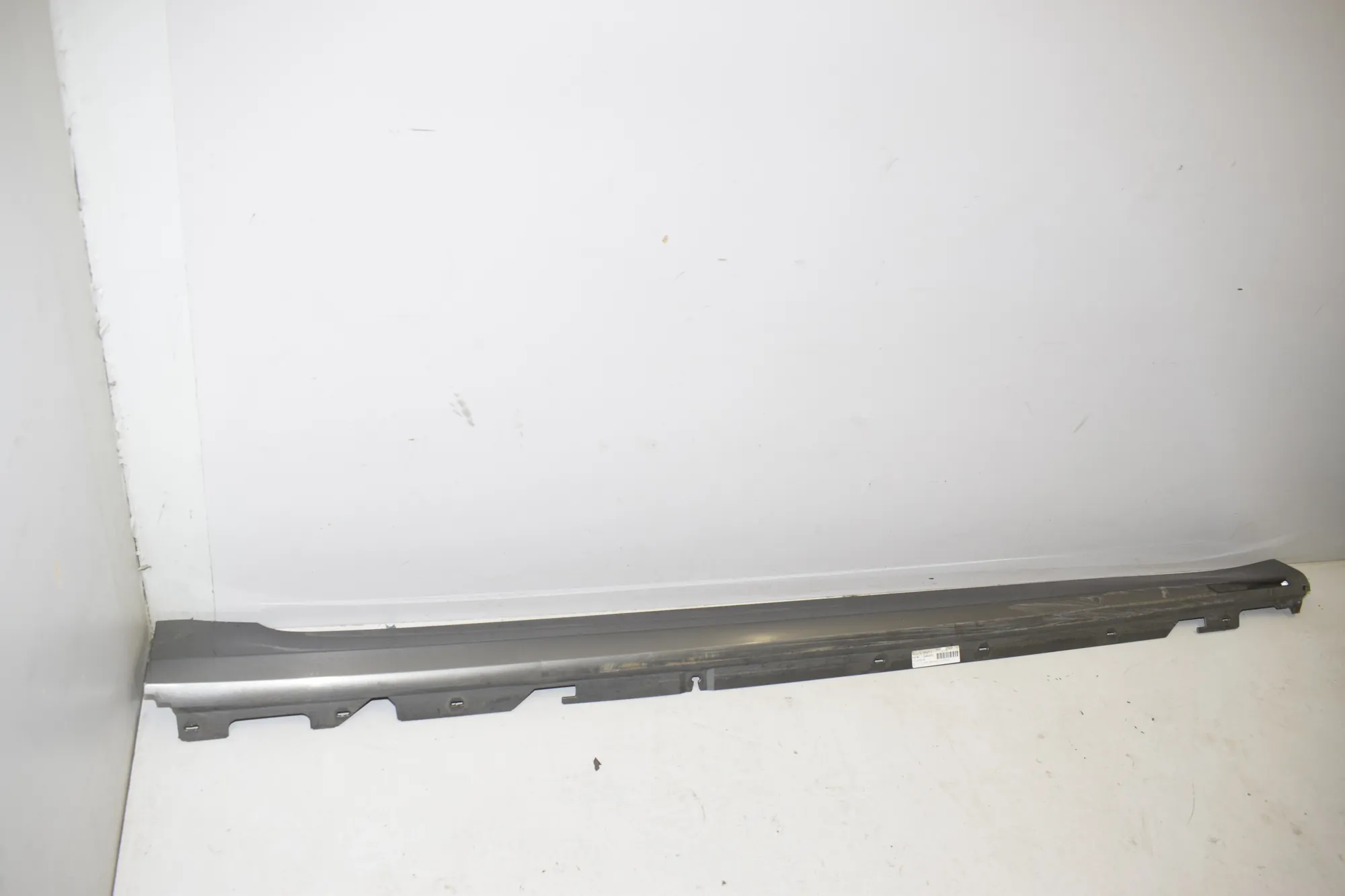 Right Side Plastic Sideskirt Cover – OEM 7357128 · BMW 7 (G11, G12) 750 d, Ld xDrive 2016 – 2