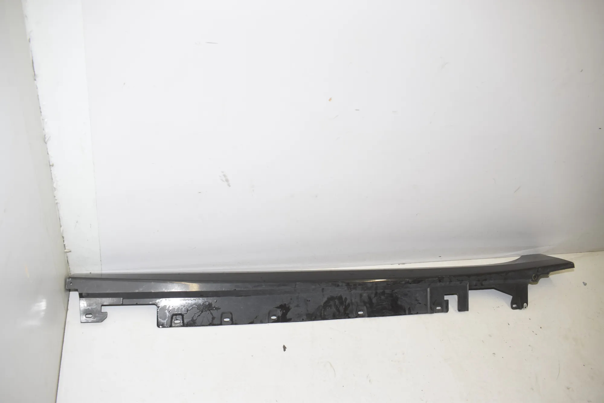 Left Side Plastic Sideskirt Cover – OEM 7461381 · BMW 1 (F40) BMW 1 (F40) (F40) 118i 2021