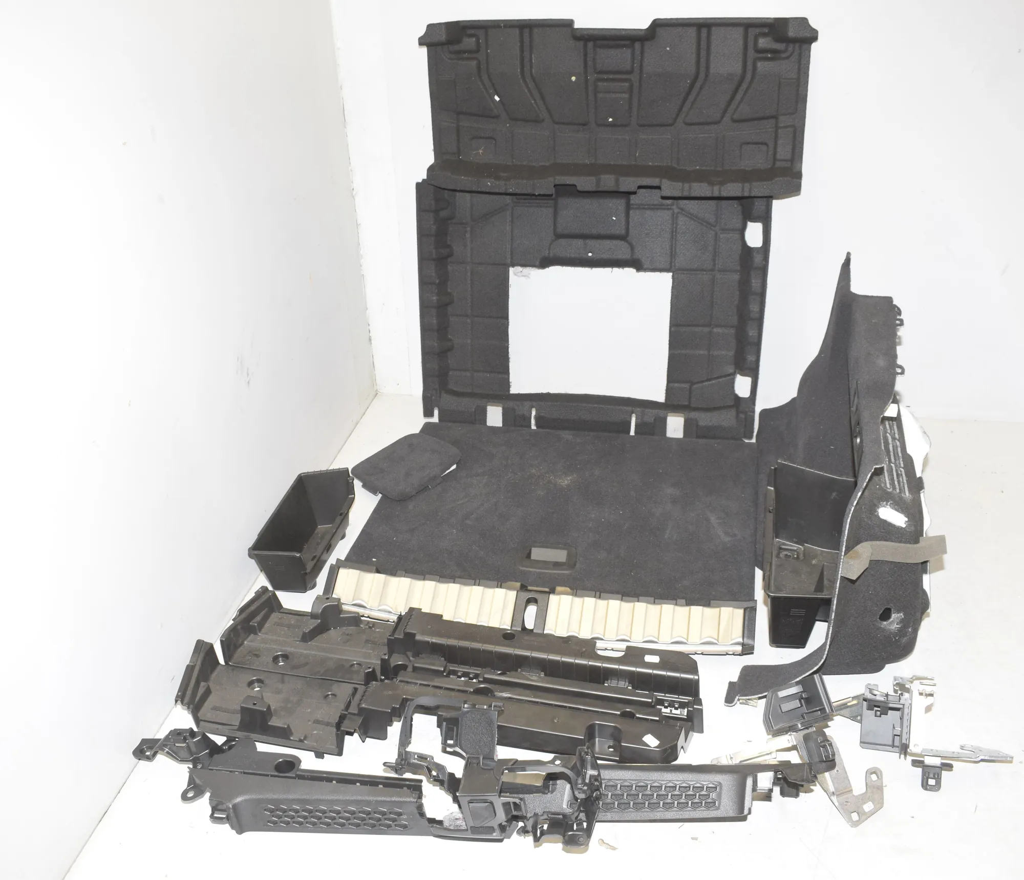 Trunk Trim Kit – OEM 7450658 · BMW 3 Touring (G21) (2019 - -) 318 i 2023 – 3