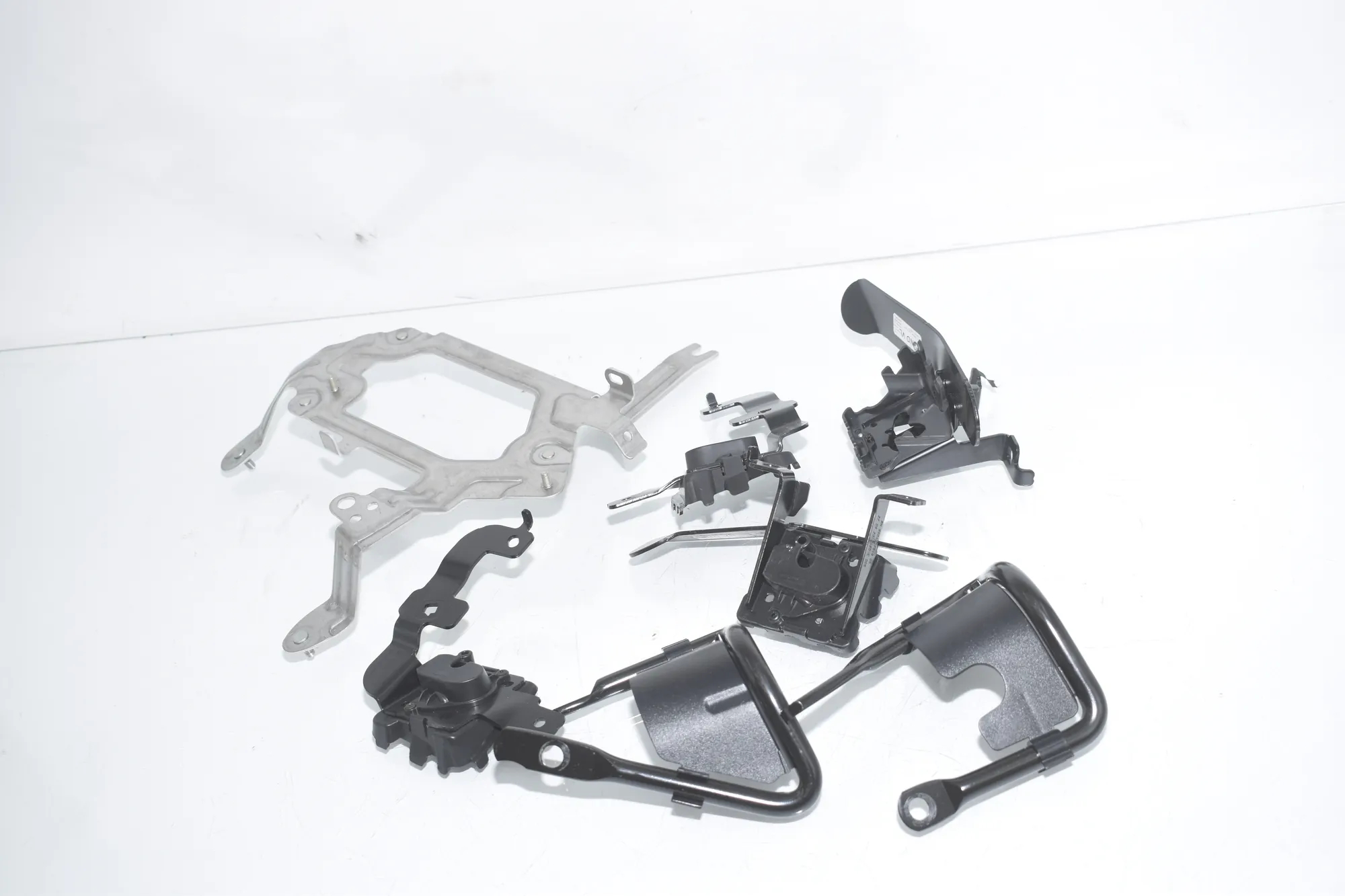 Bracket – OEM 9865515 · BMW 3 Touring (G21) (2019 - -) 318 i 2023 – 3