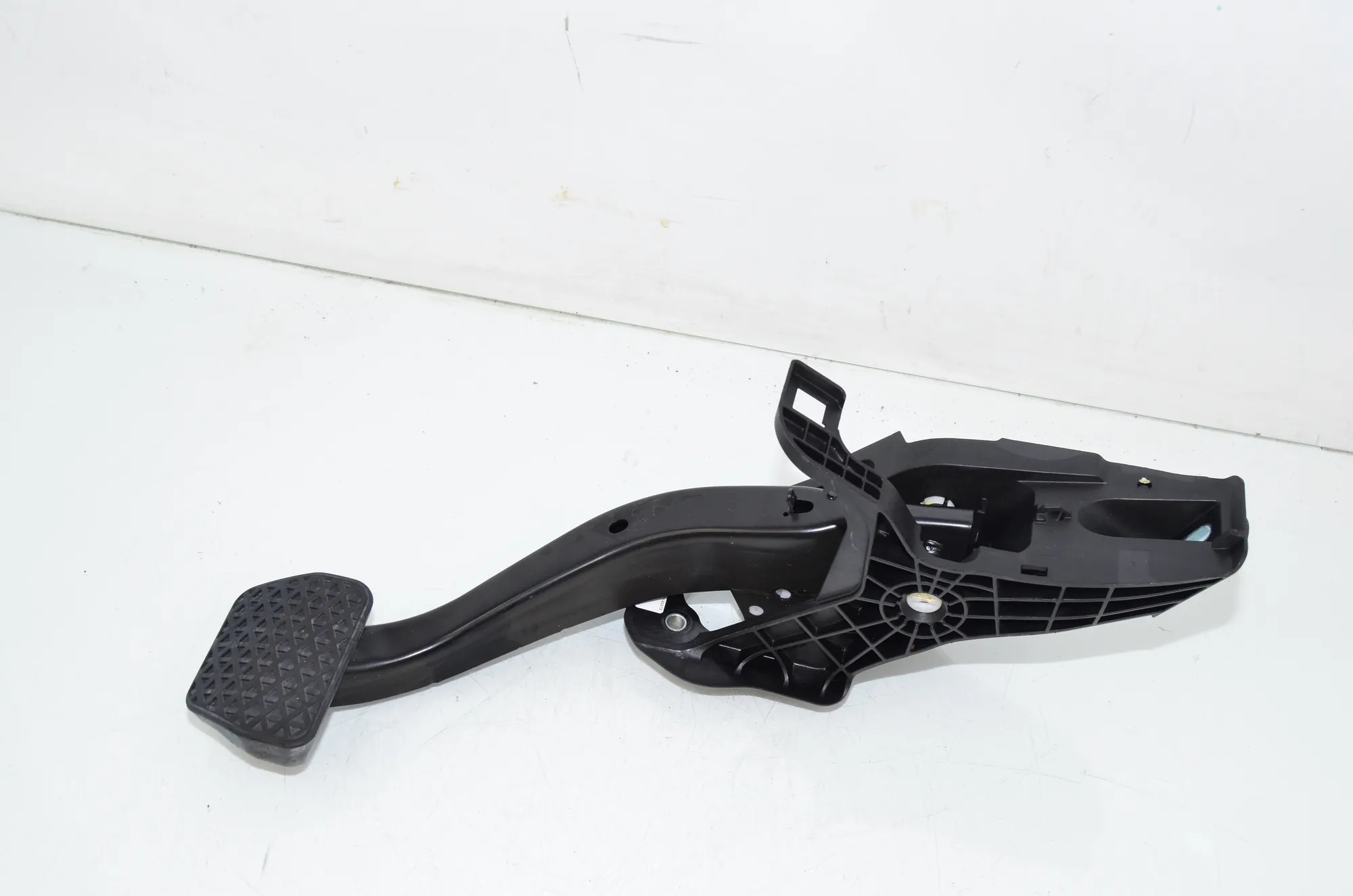 Brake Pedal – OEM 6891116 · BMW 3 Touring (G21) (2019 - -) 318 i 2023