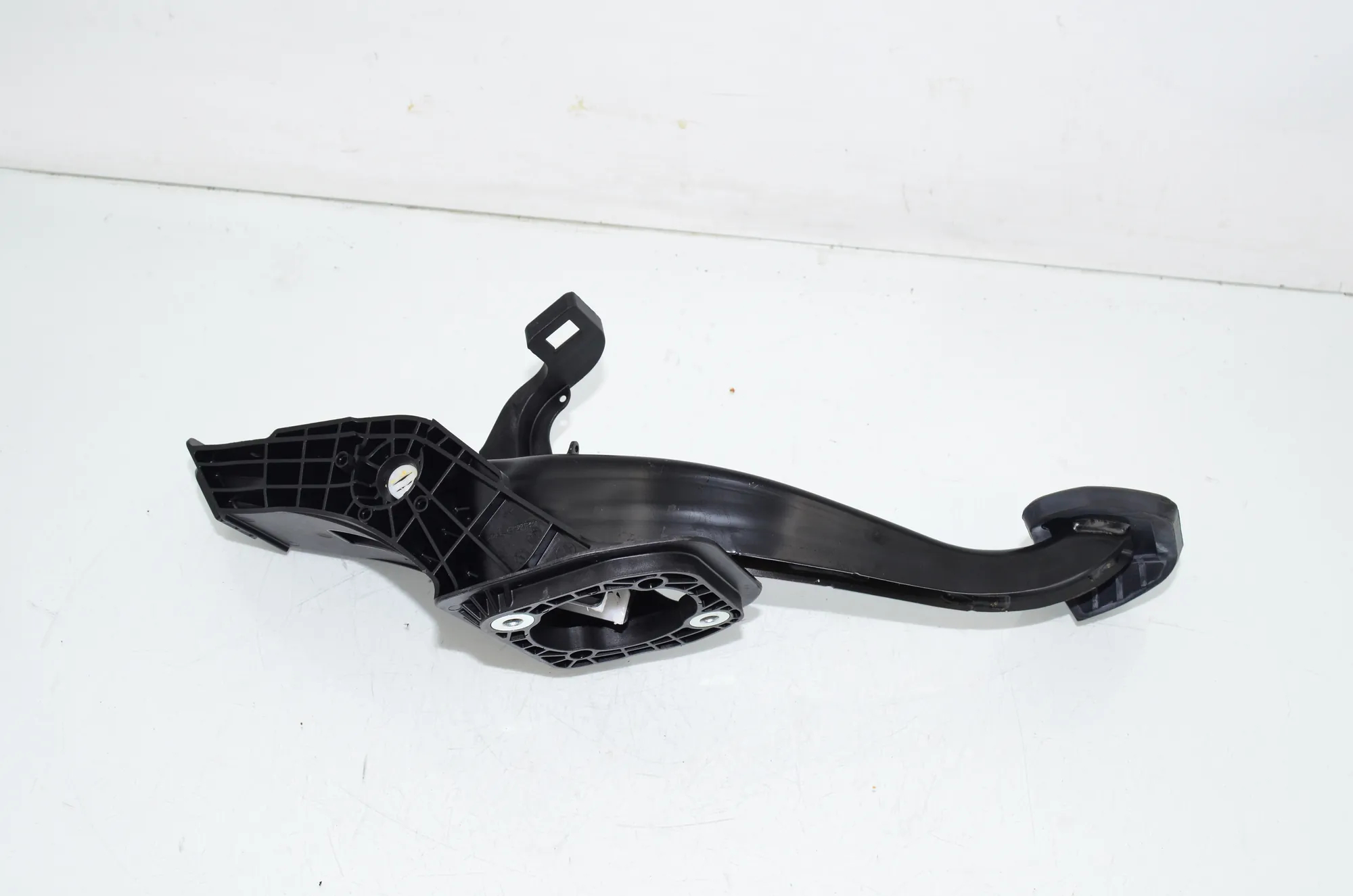 Brake Pedal – OEM 6891116 · BMW 3 Touring (G21) (2019 - -) 318 i 2023 – 3
