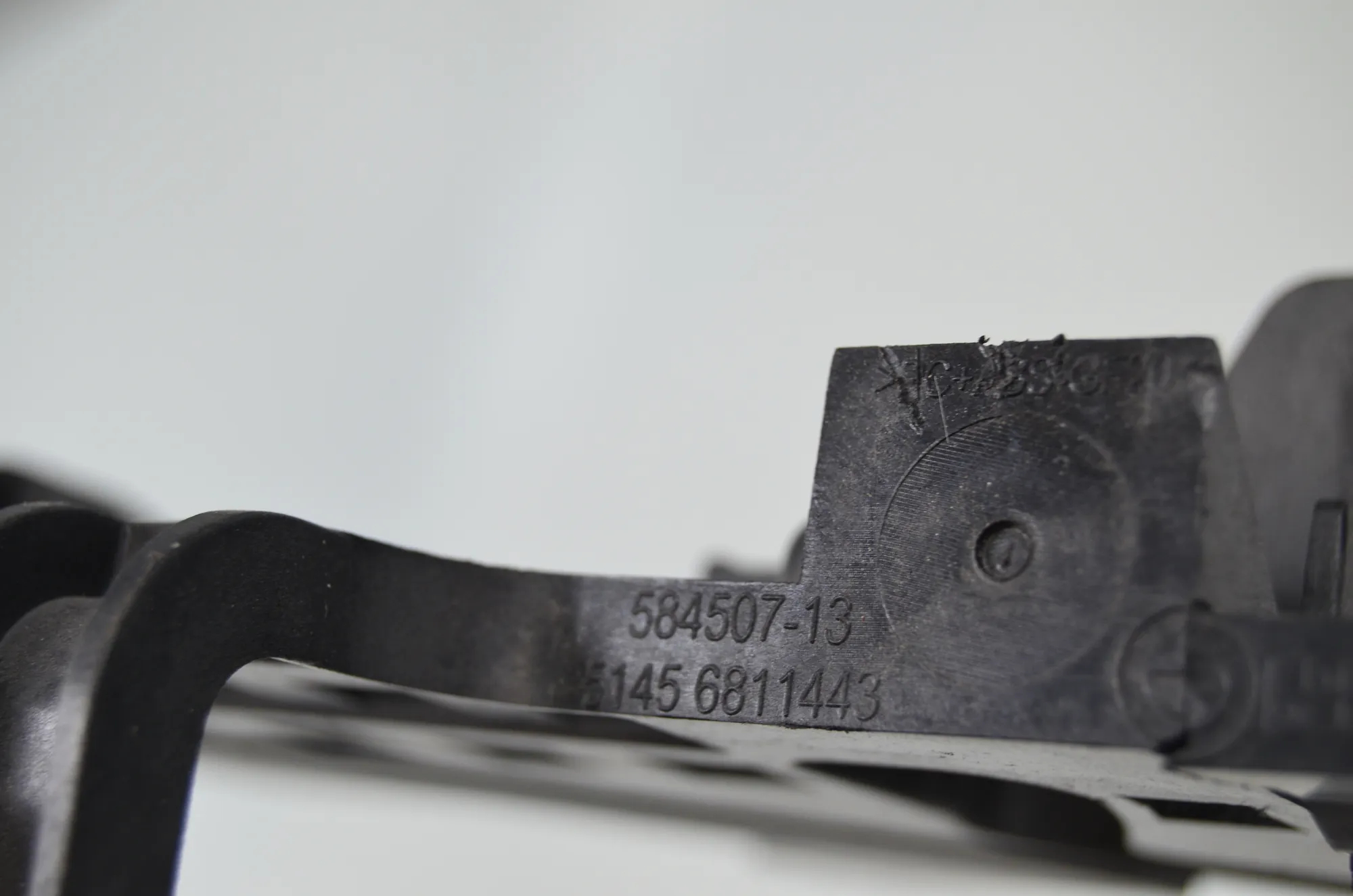 Bracket – OEM 7458632 · BMW 3 Touring (G21) (2019 - -) 318 i 2023 – 10
