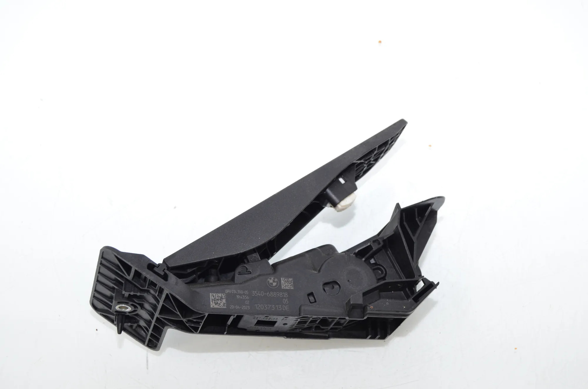 Throttle Pedal – OEM 6889818 · BMW 3 Touring (G21) (2019 - -) 318 i 2023