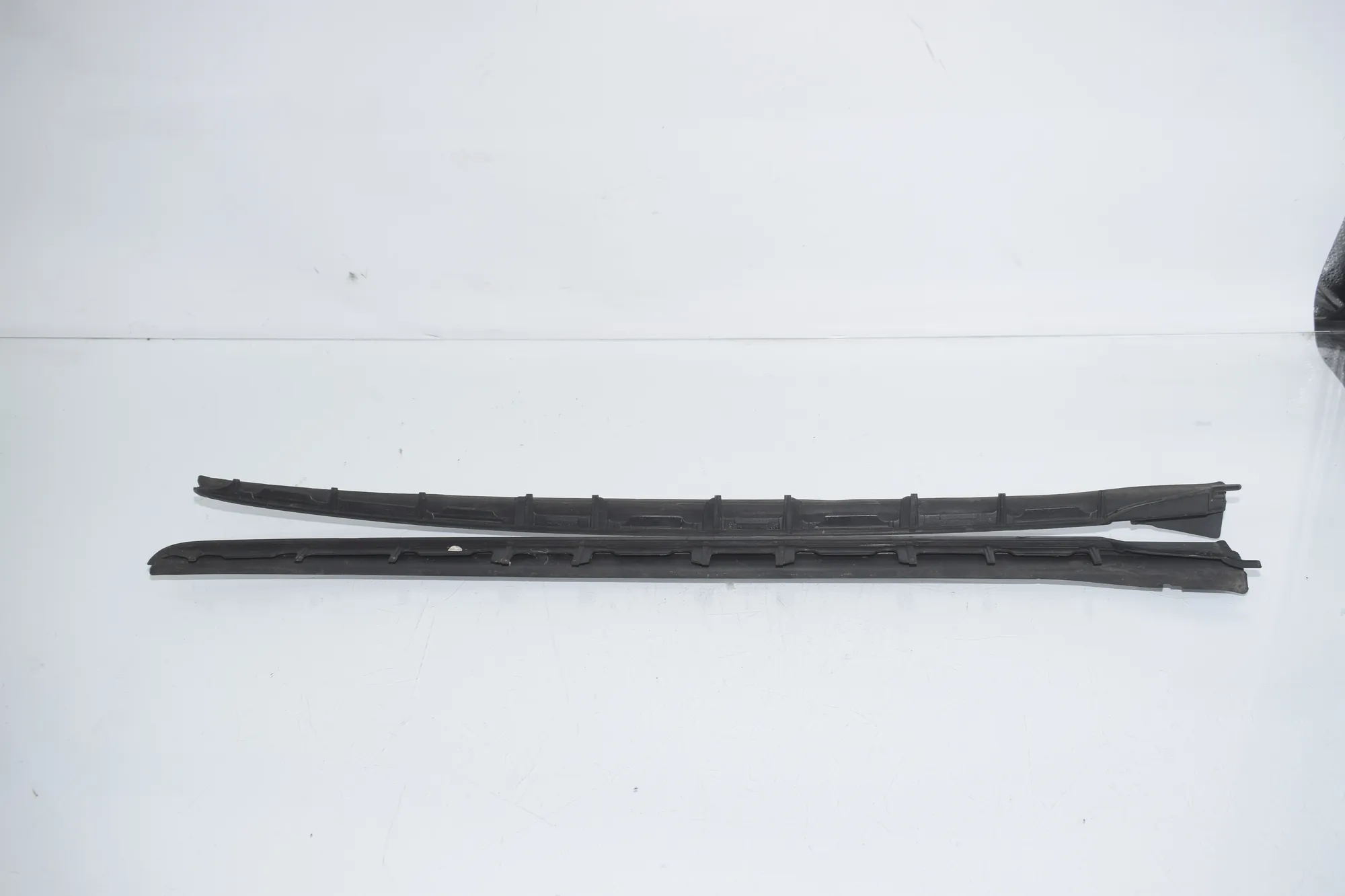 Front Windshield Trim – OEM 7427874 · BMW 3 Touring (G21) (2019 - -) 318 i 2023 – 2