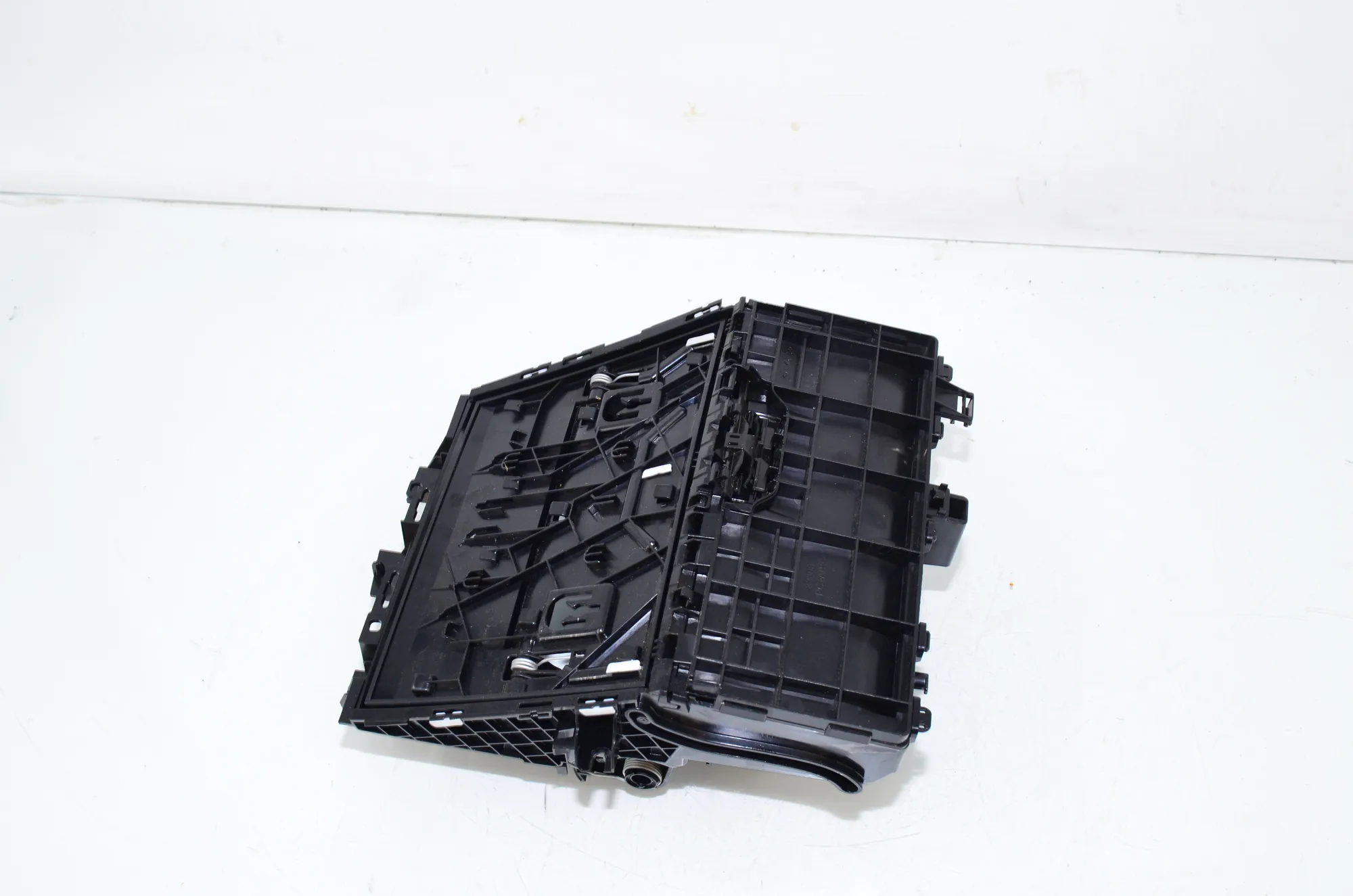 Cup Holder – OEM 6806790 · BMW 3 Touring (G21) (2019 - -) 318 i 2023 – 2
